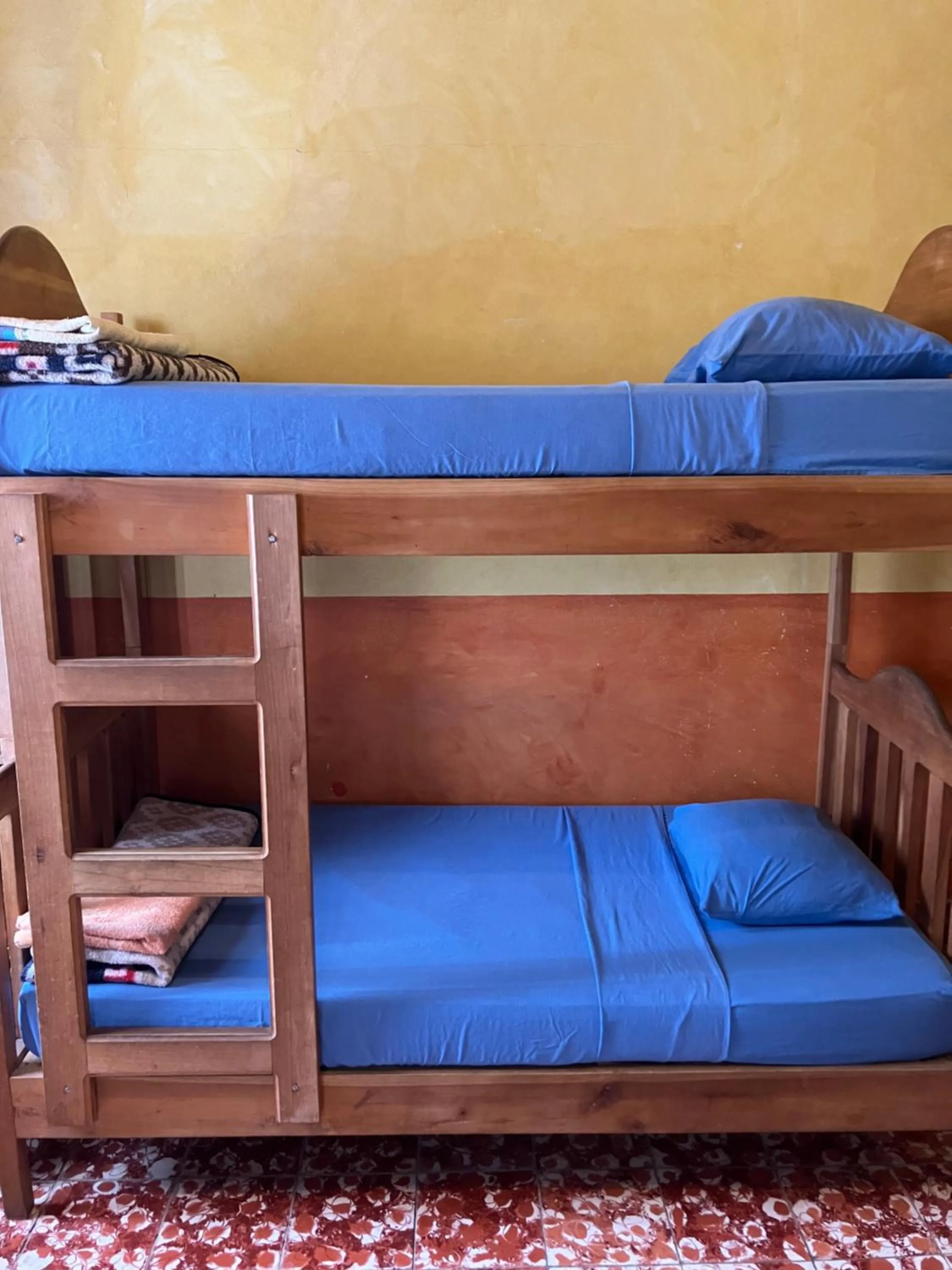 Bed in 6-Bed Dormitory Room in Hostel Iguana Azul