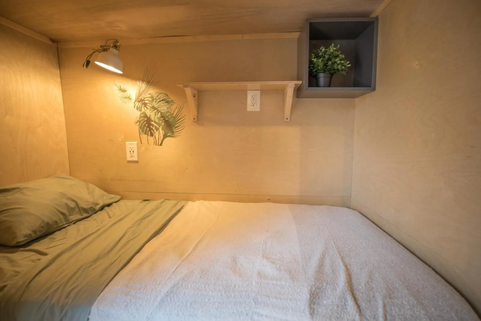 Bed in PodShare Hollywood