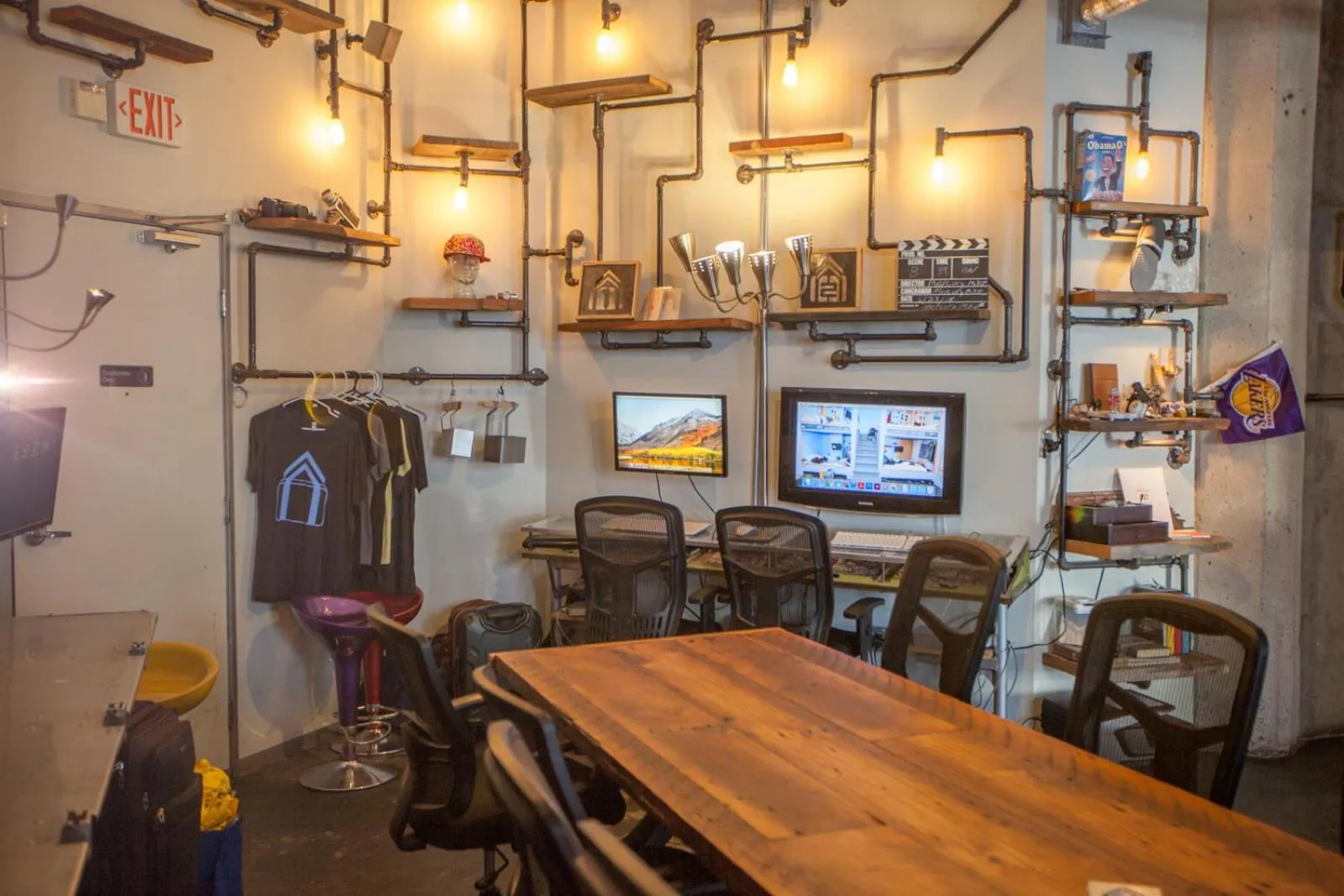 Seating area in PodShare Hollywood