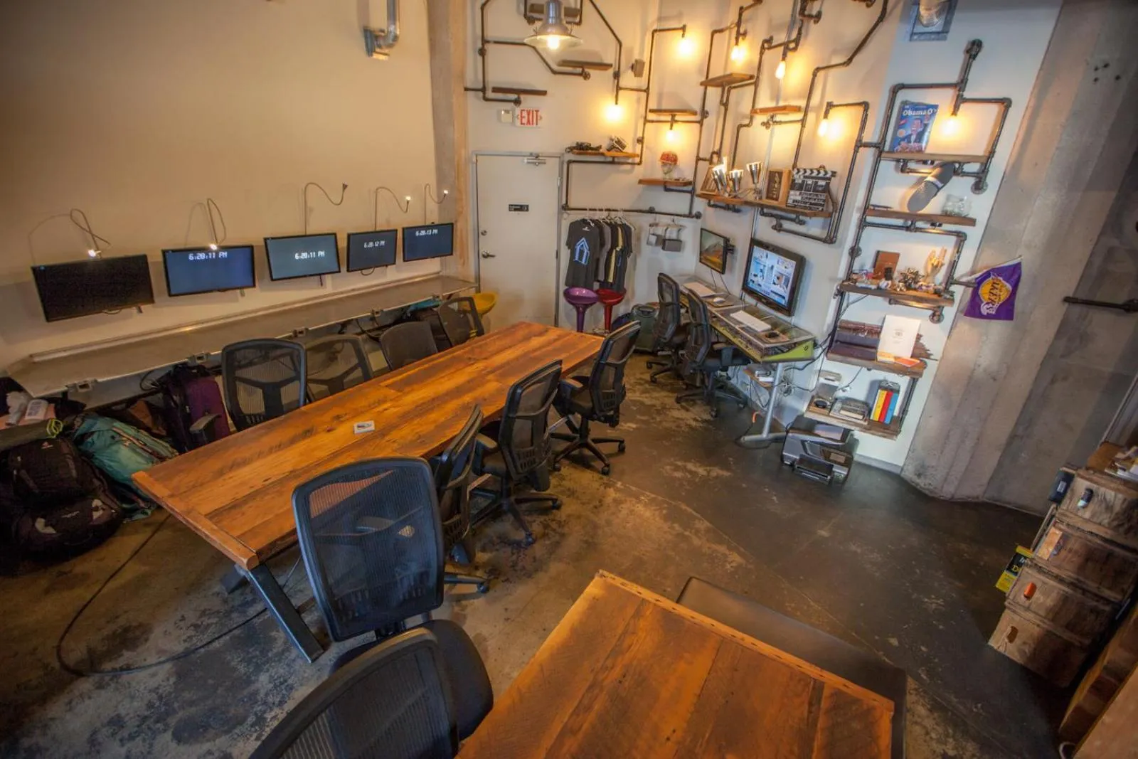 TV and multimedia in PodShare Hollywood