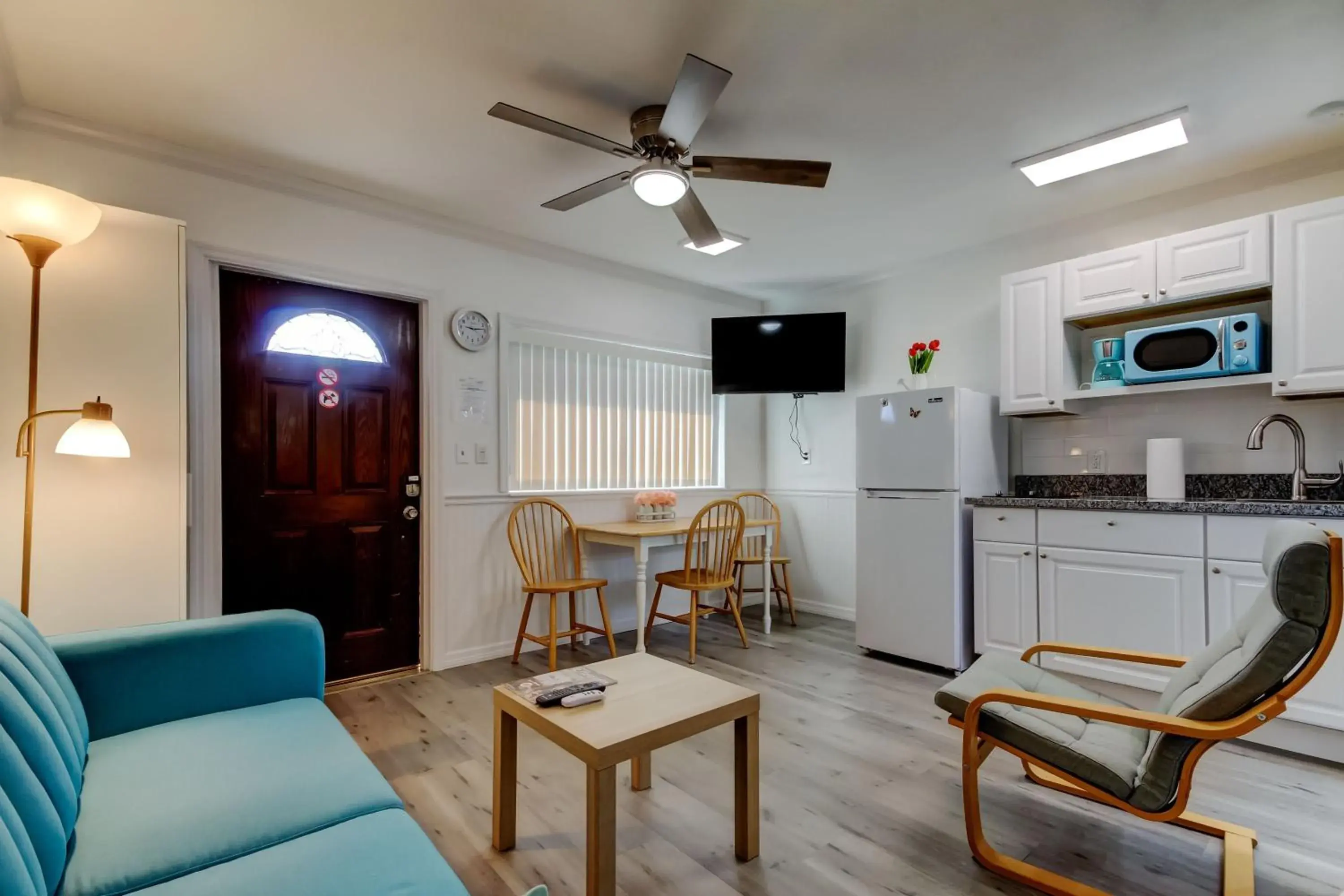 King Studio - single occupancy in Carousel Suites -Redington Shores King Studio - single occupancy in Carousel Suites -Redington Shores