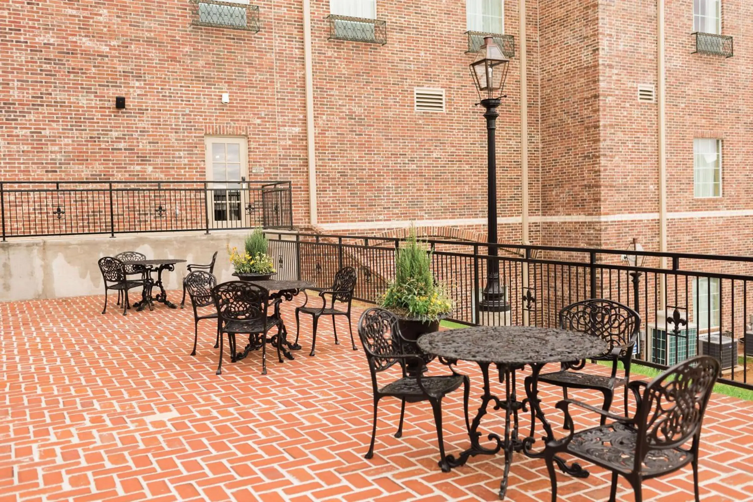 Inner courtyard view in Chateau Saint Denis Hotel Inner courtyard view in Chateau Saint Denis Hotel