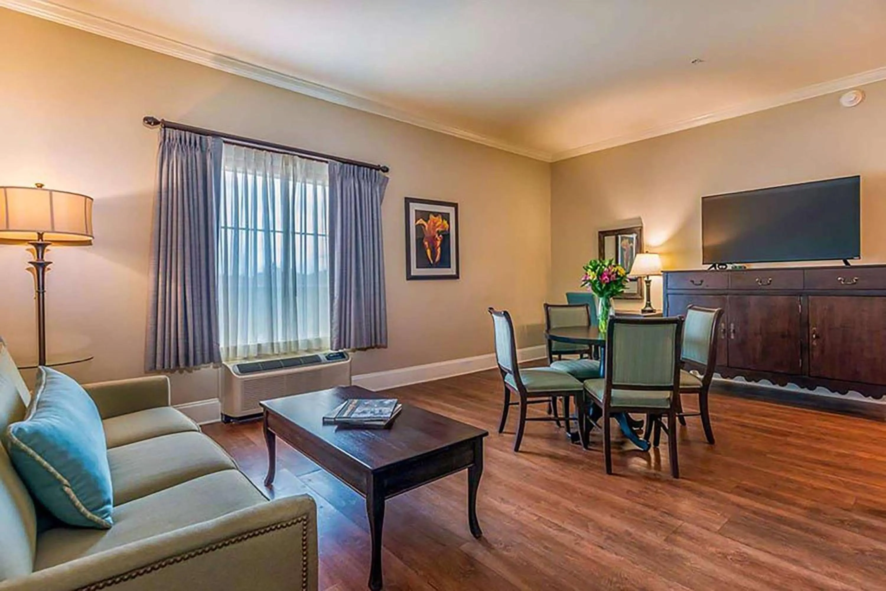 Photo of the whole room in Chateau Saint Denis Hotel