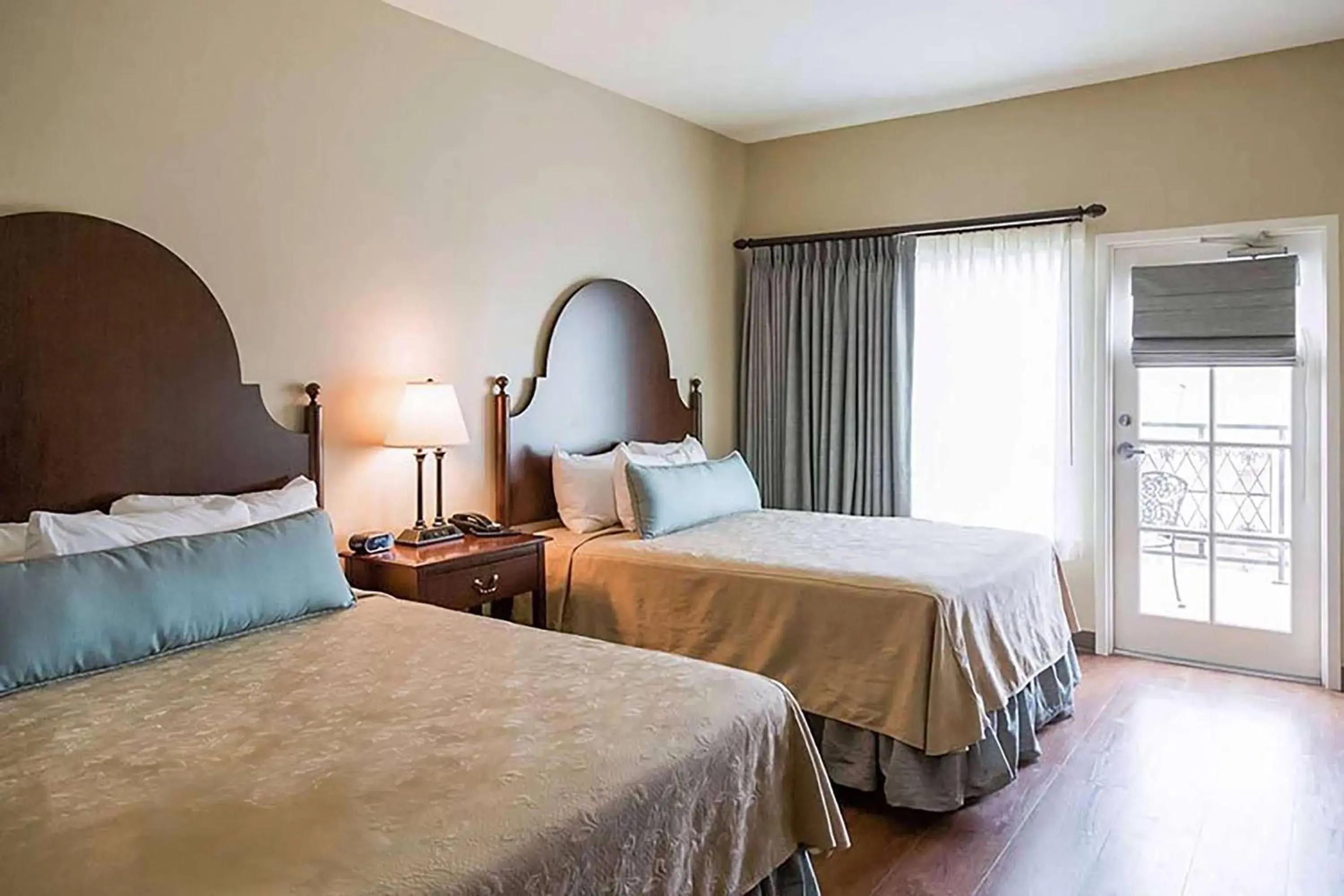 Photo of the whole room in Chateau Saint Denis Hotel Photo of the whole room in Chateau Saint Denis Hotel