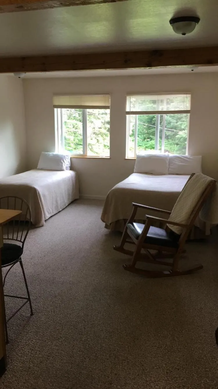 Bed in Exit Glacier Lodge