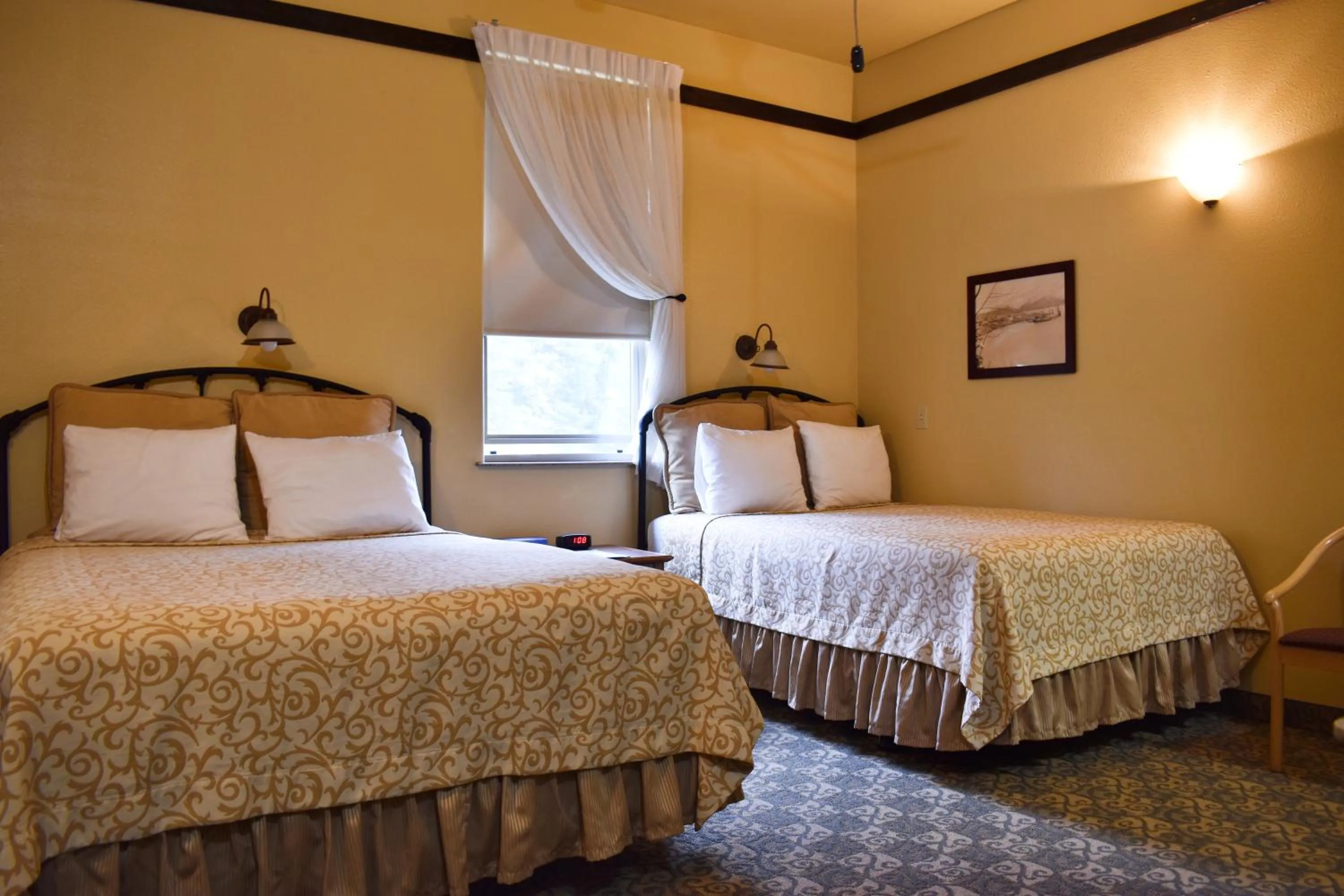 Bed in Exit Glacier Lodge