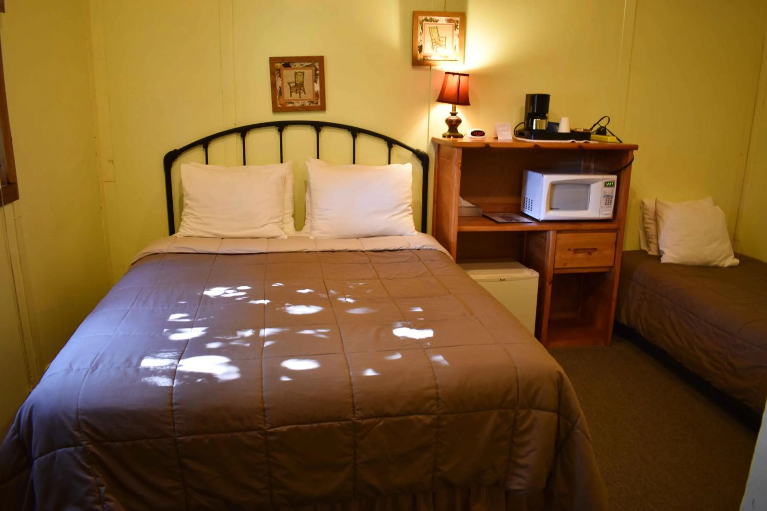 Bed in Exit Glacier Lodge
