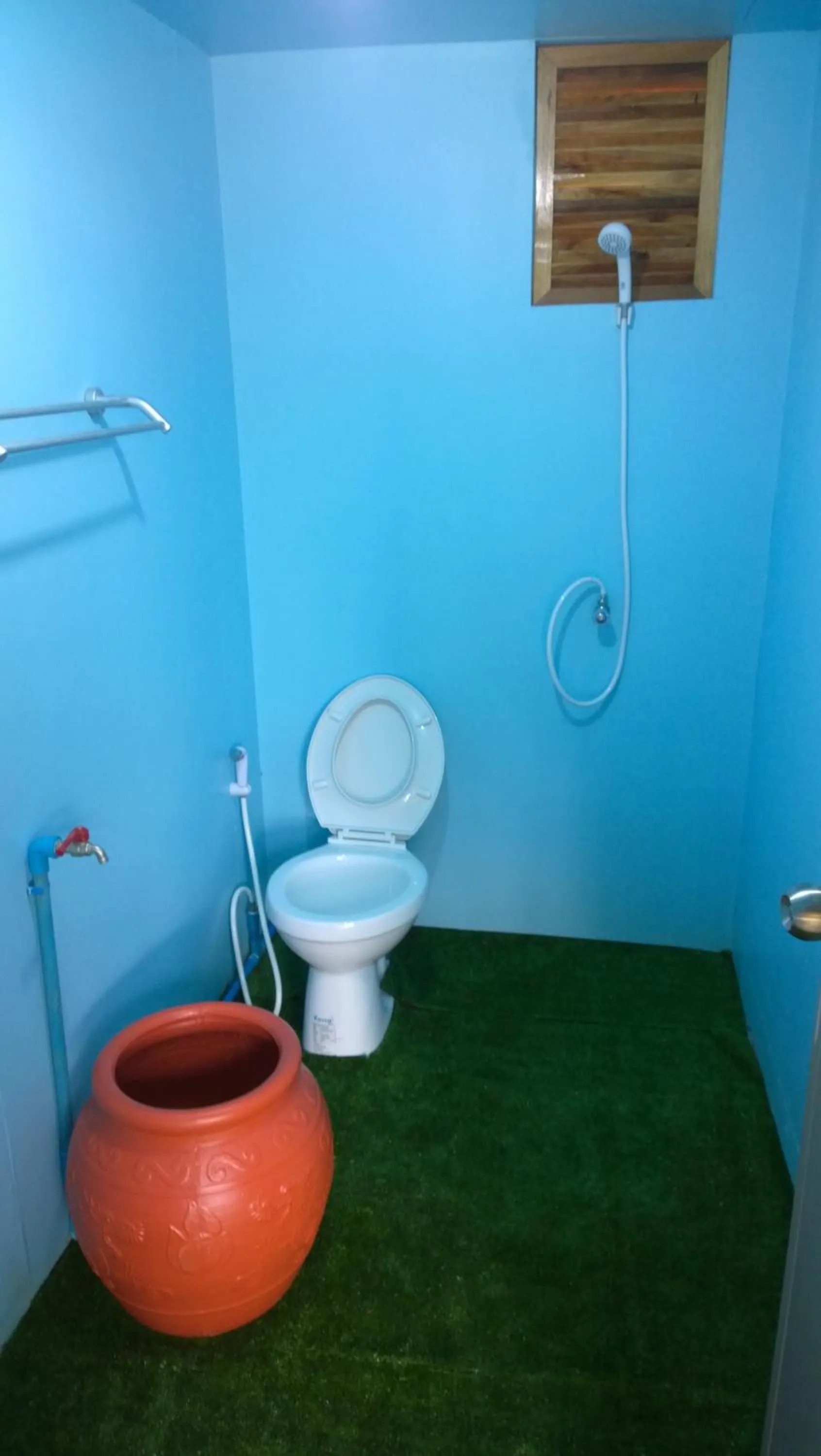 Shower in Cast Away