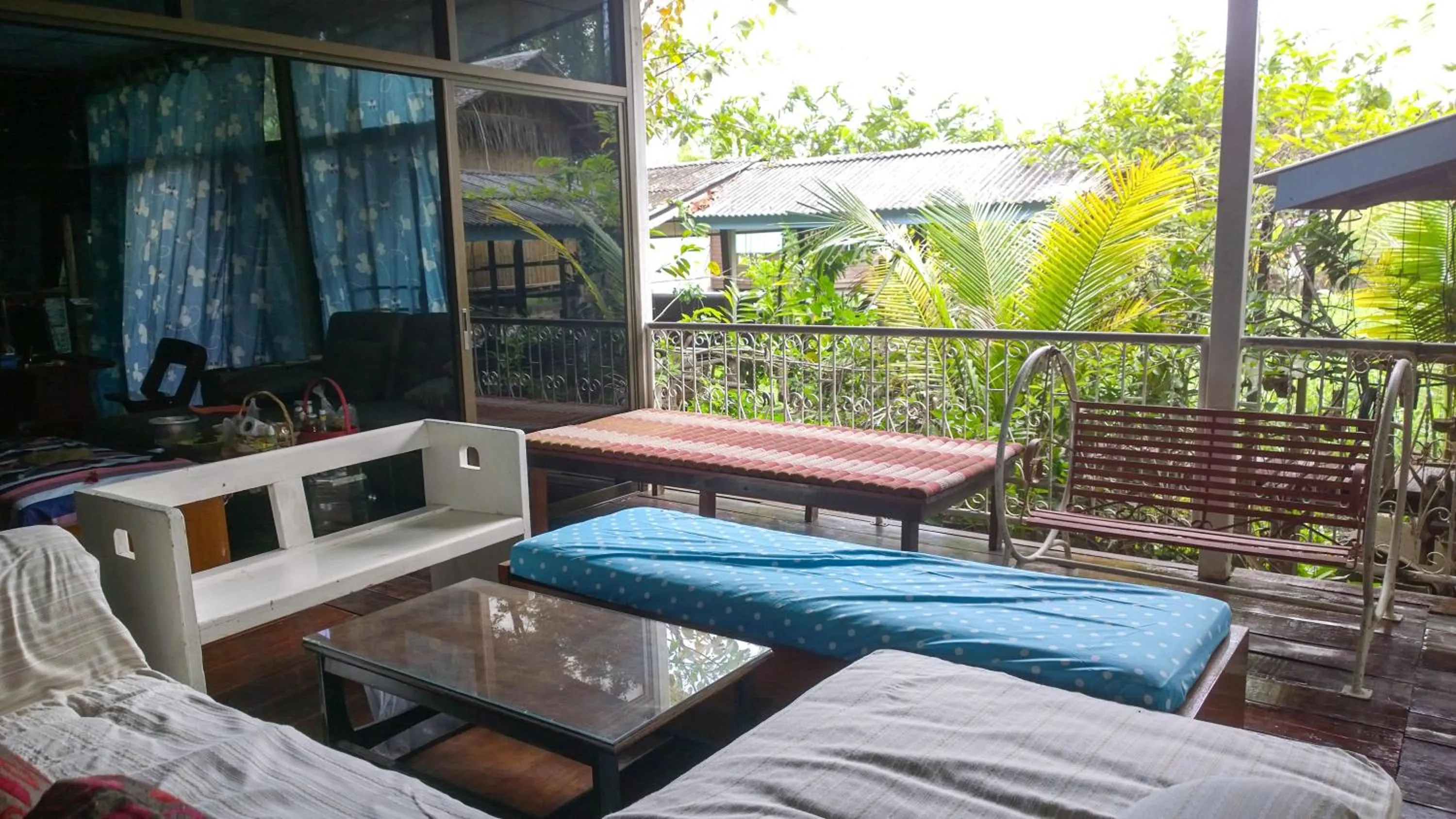 Dining area in Cast Away