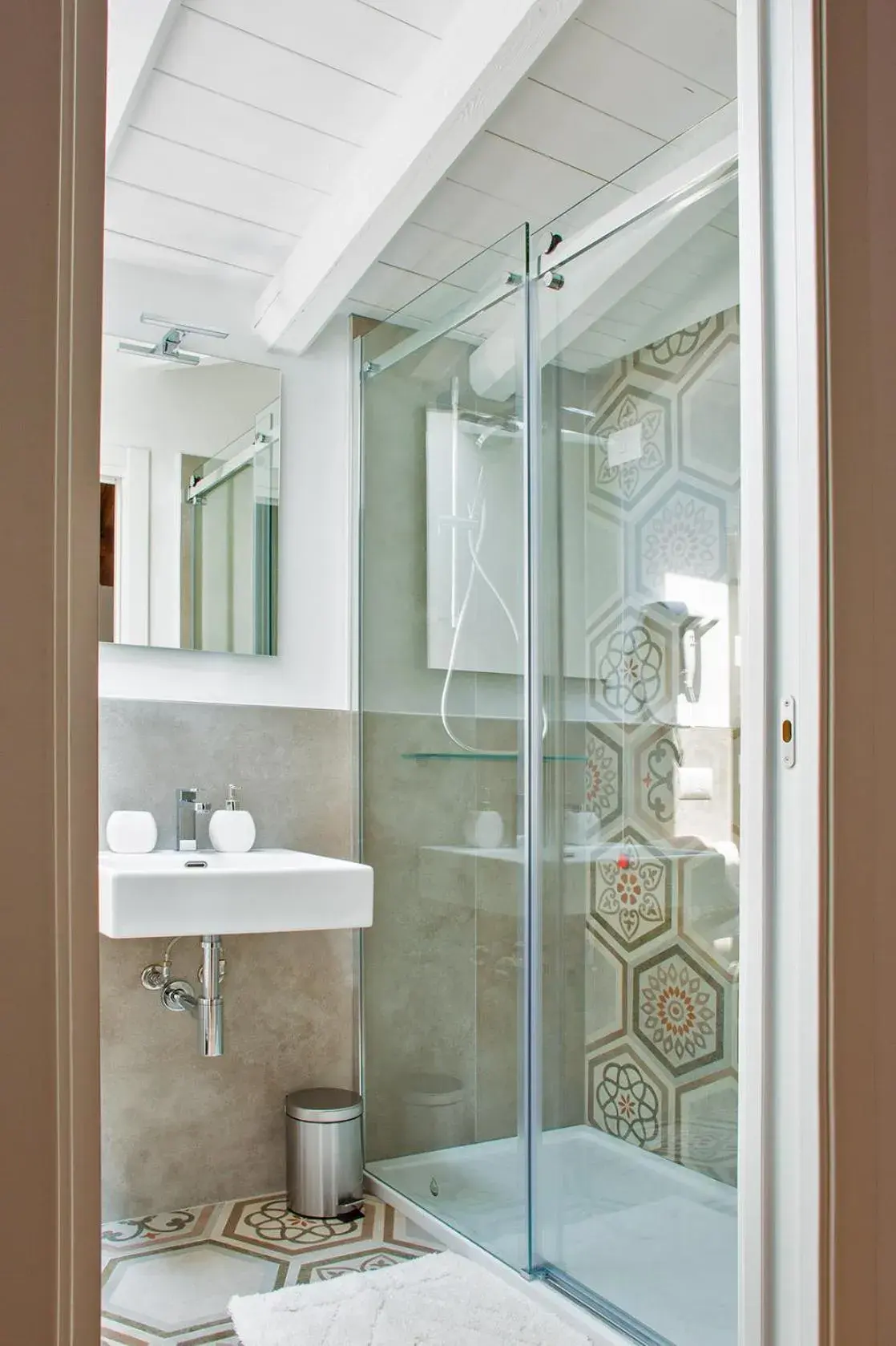 Double Room with Private Bathroom - single occupancy in Cascina San Martino Double Room with Private Bathroom - single occupancy in Cascina San Martino