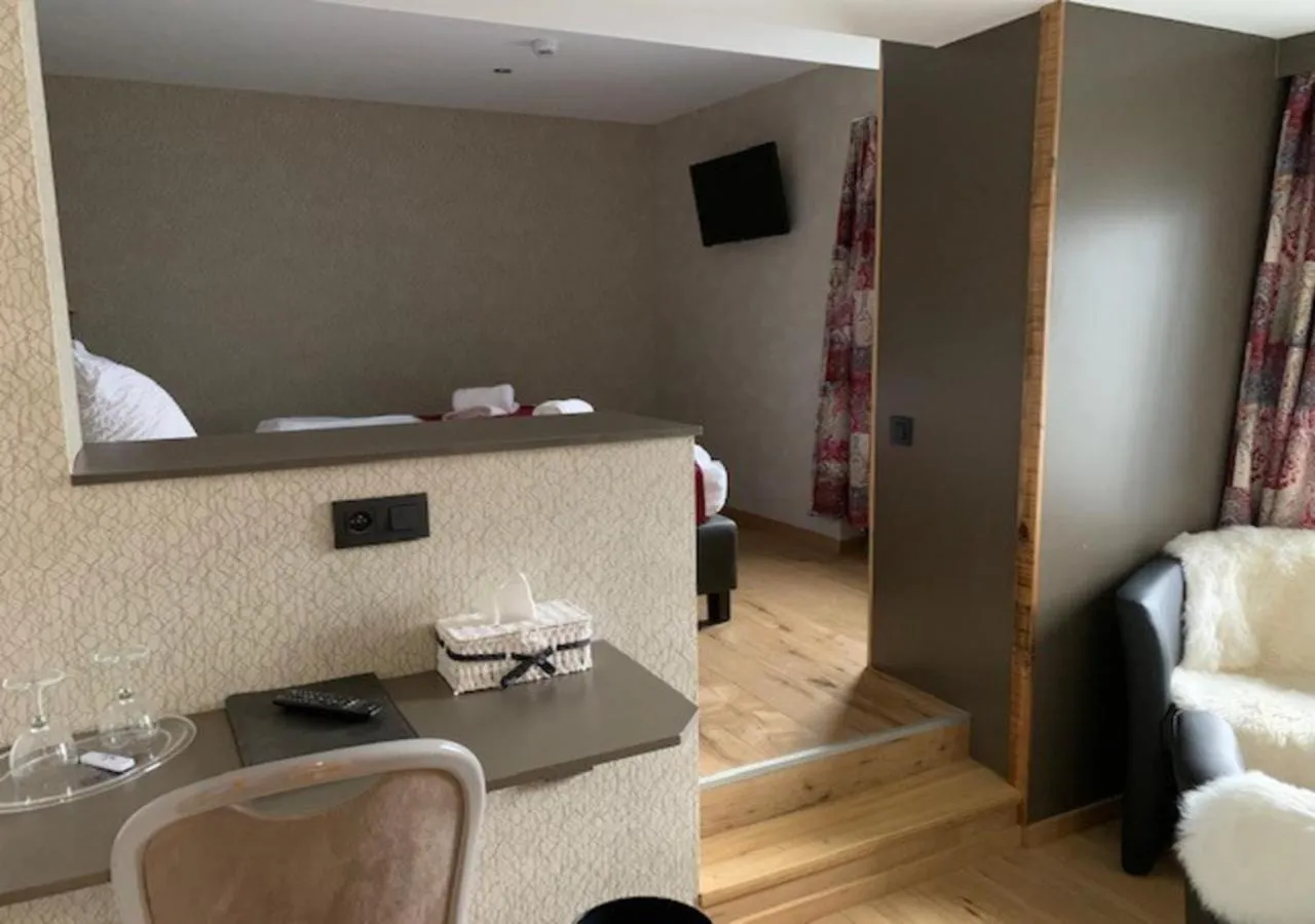 TV and multimedia in Hôtel du Lac