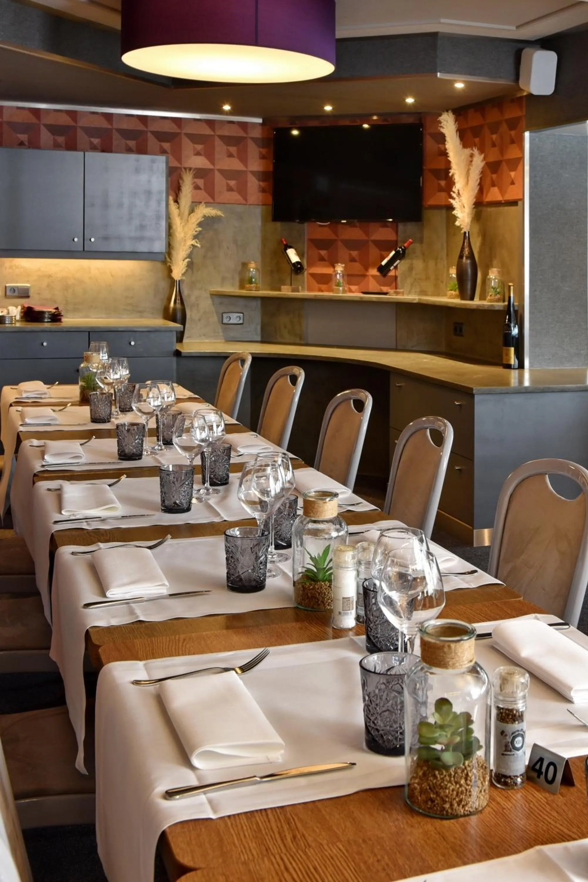 Restaurant/places to eat in Hôtel du Lac