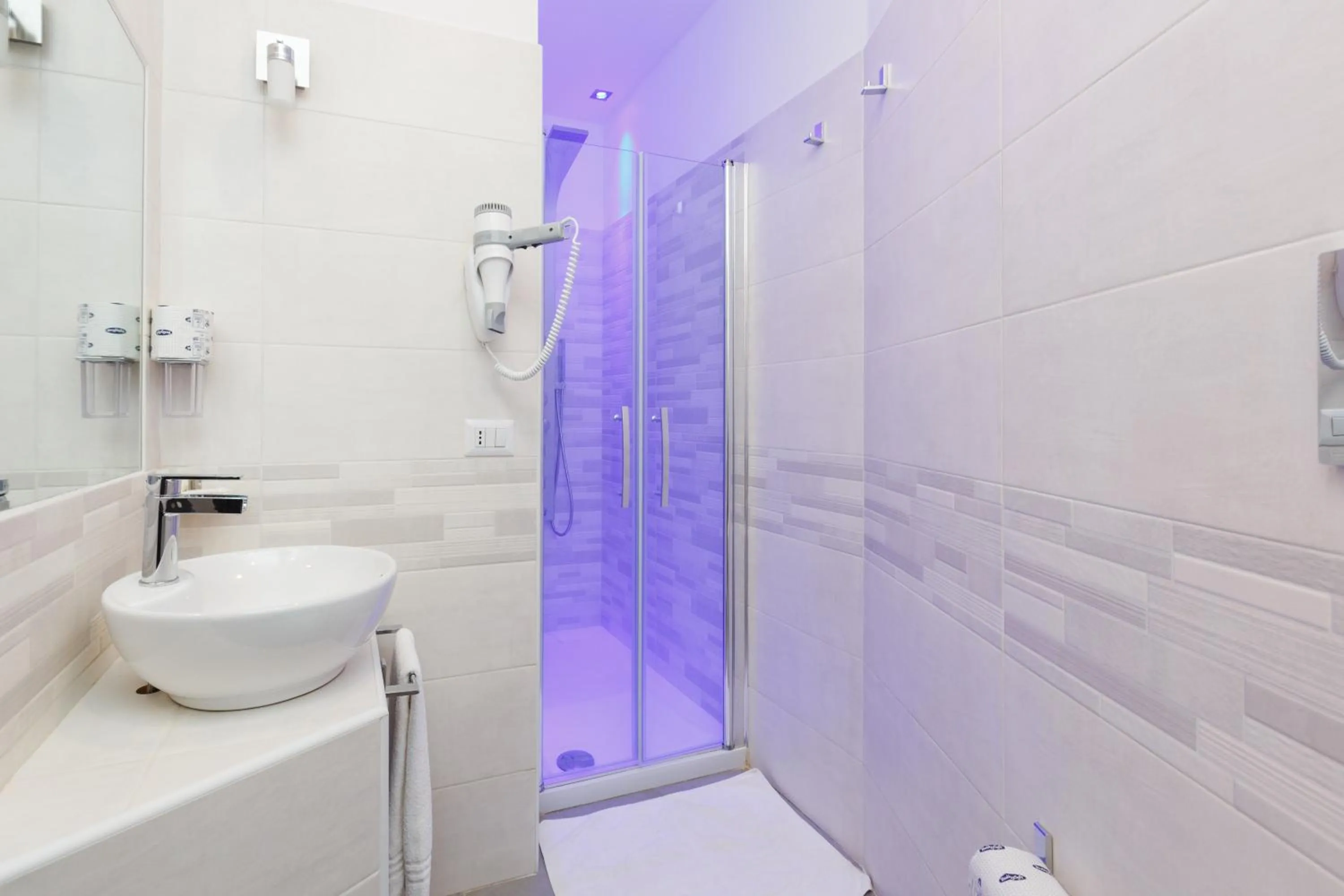 Shower in Domus Arena