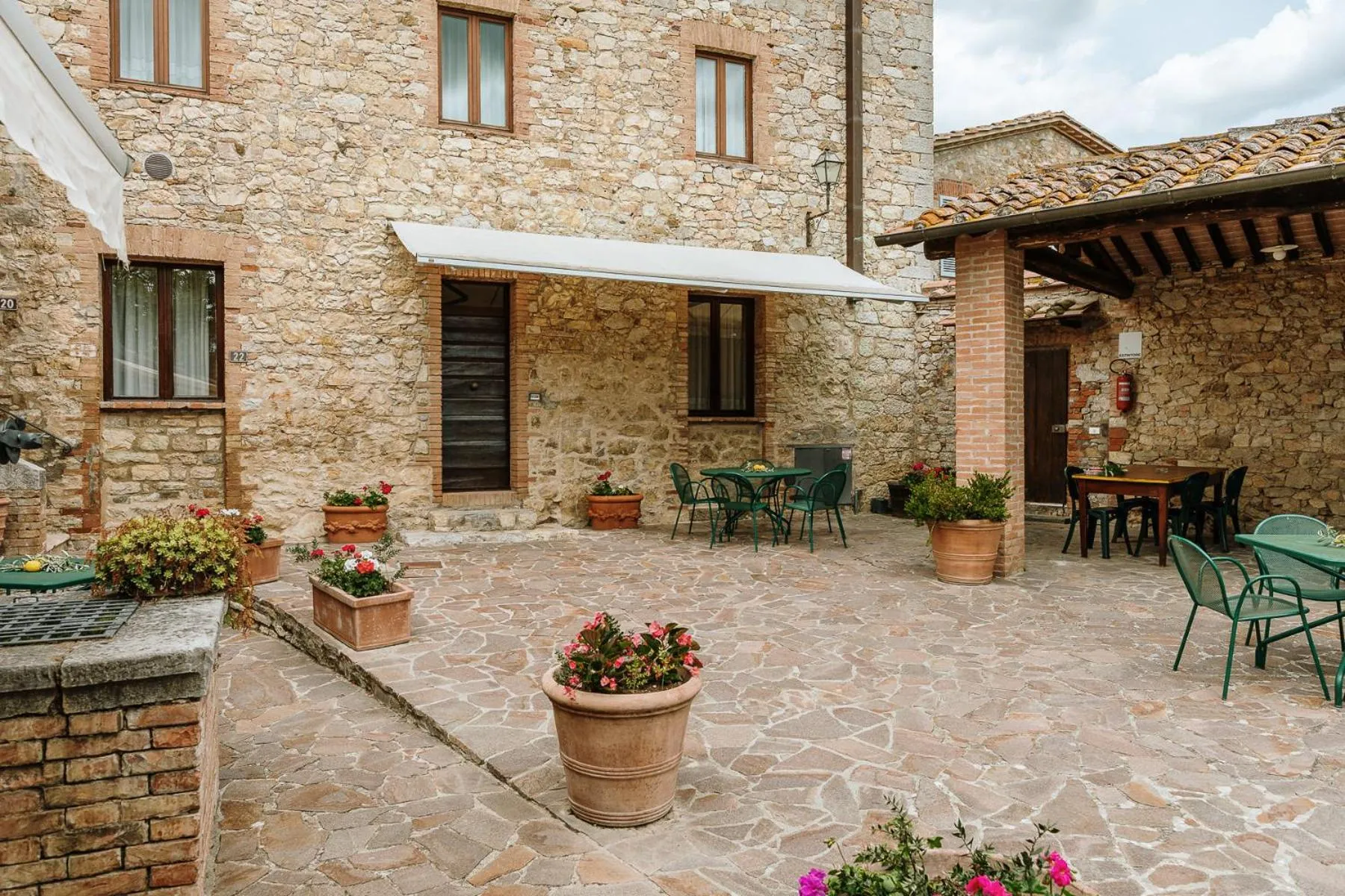 Property building in Borgo Villa a Sesta