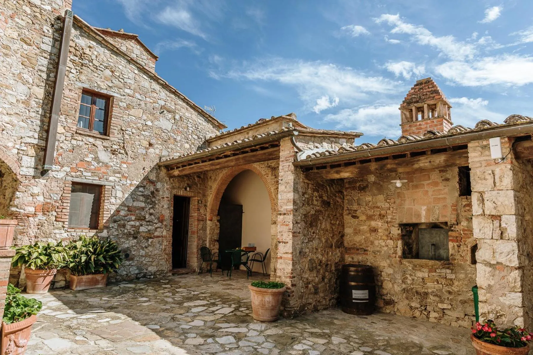 Property building in Borgo Villa a Sesta