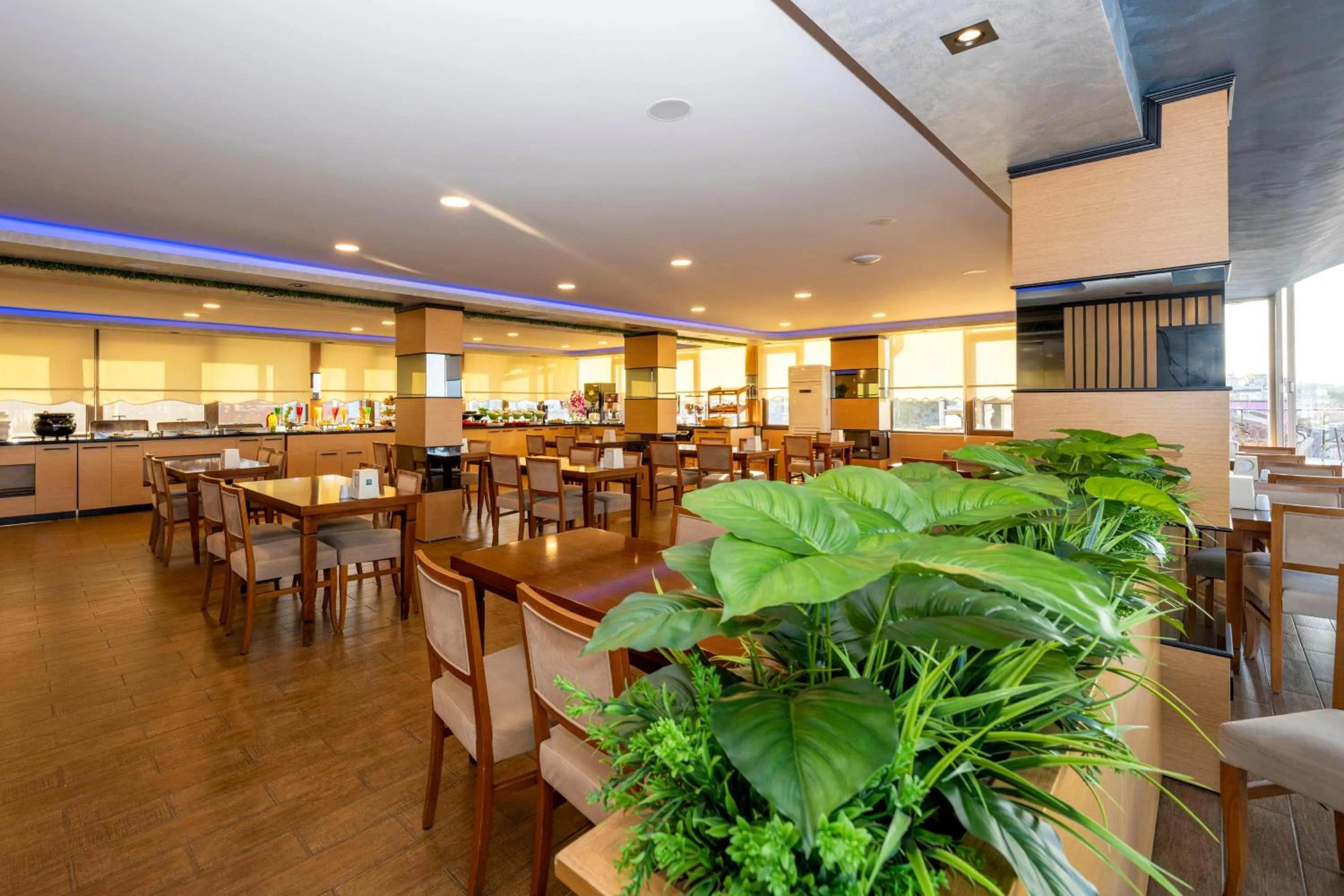 Restaurant/places to eat in Dalan Otel