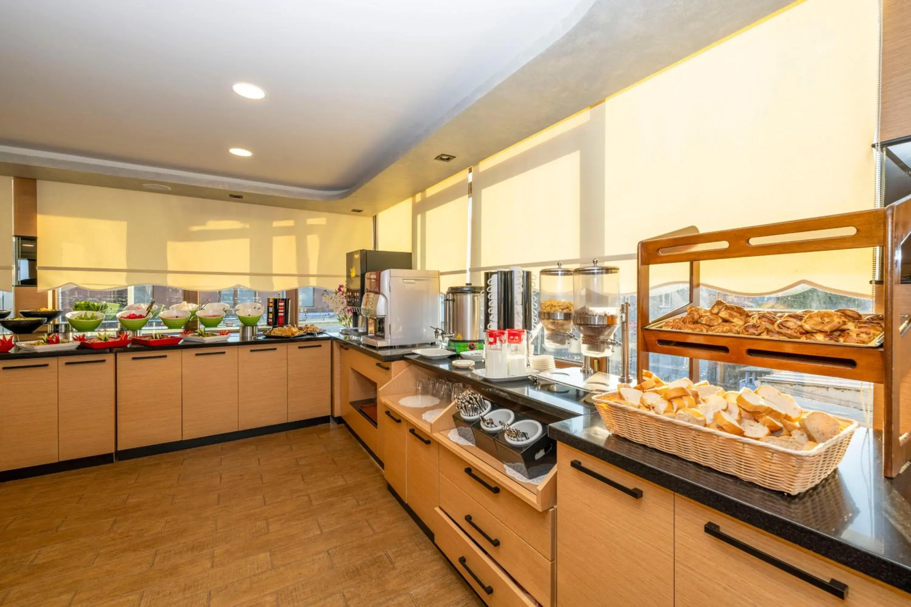 Restaurant/places to eat in Dalan Otel Restaurant/places to eat in Dalan Otel