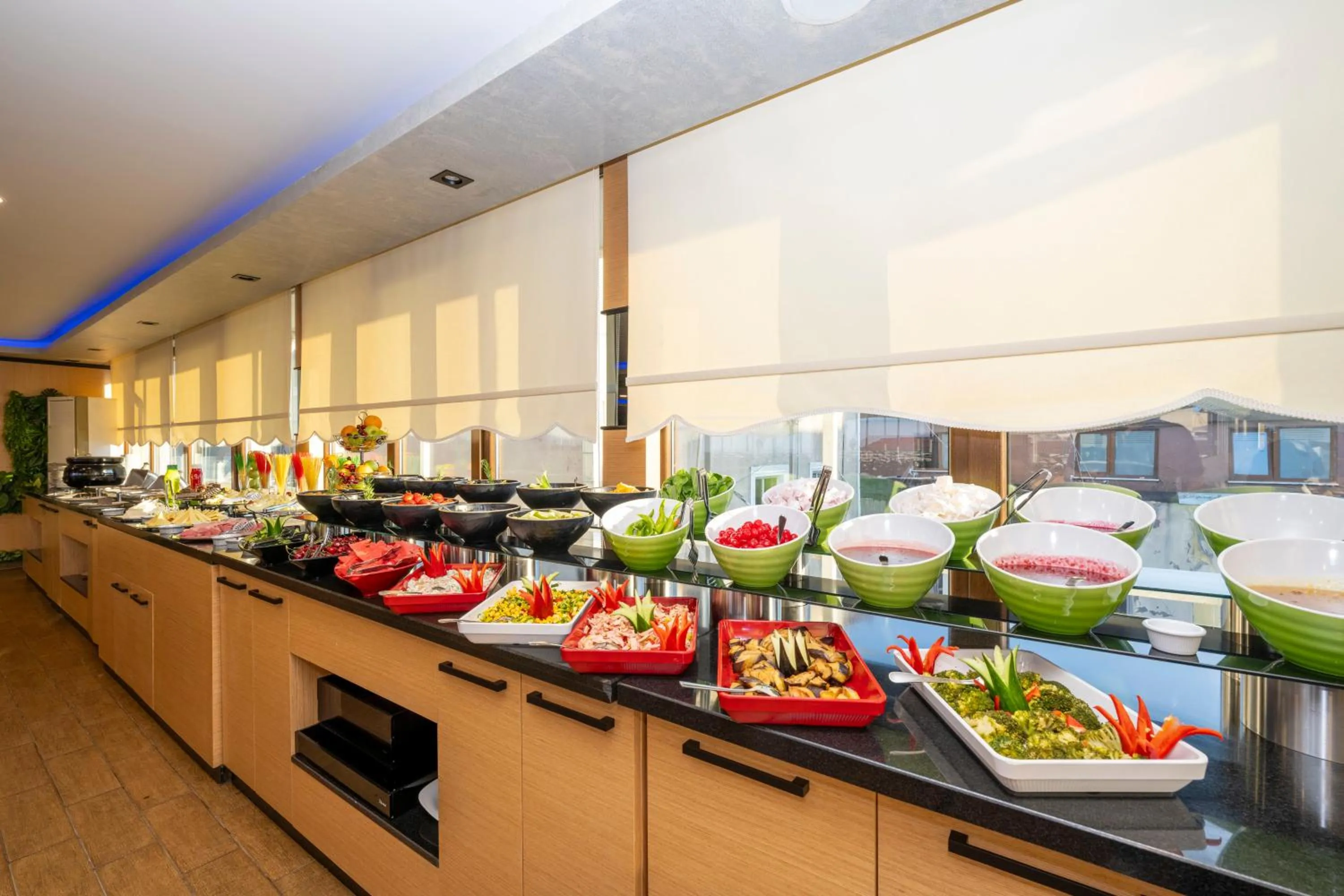 Restaurant/places to eat in Dalan Otel