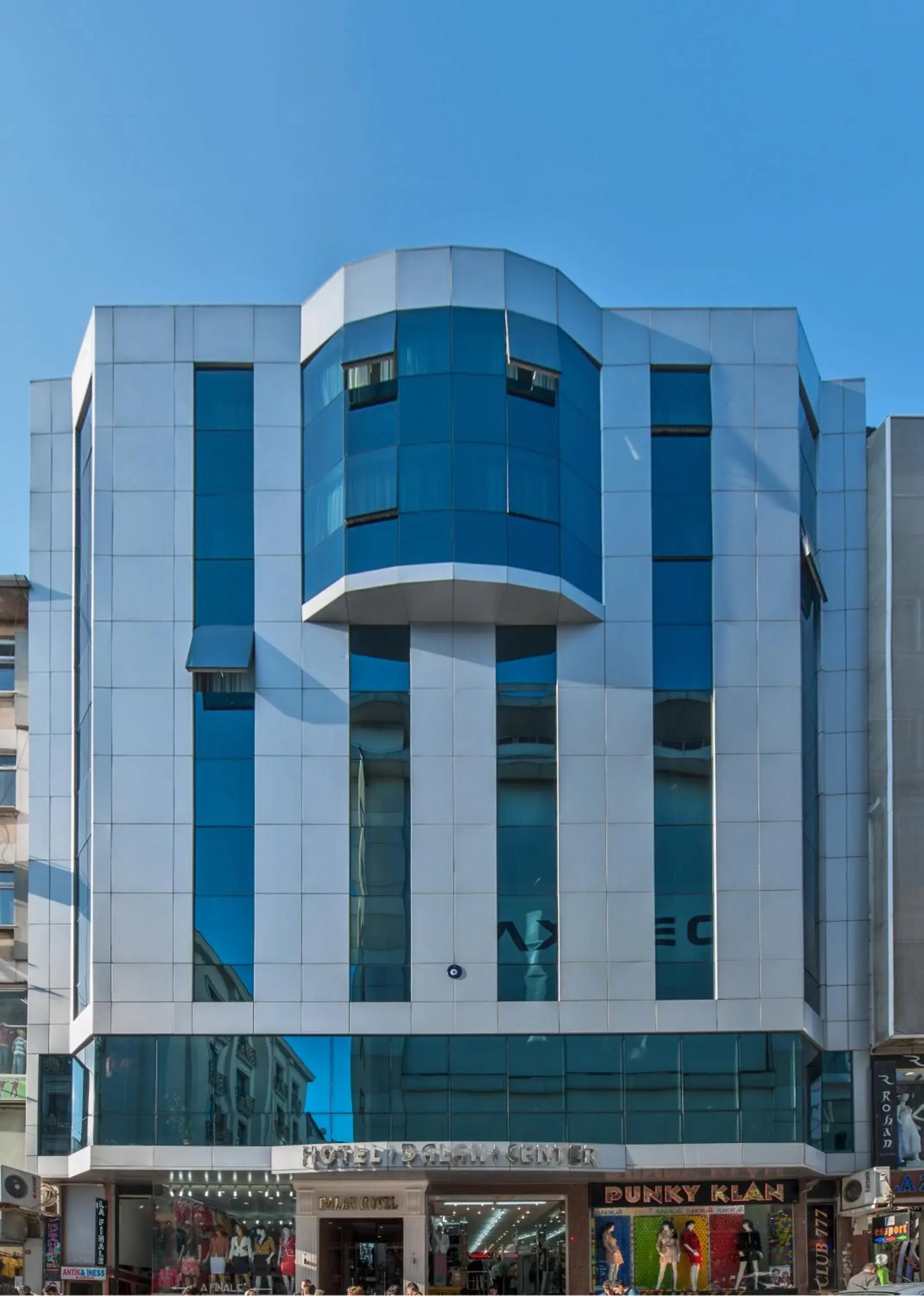 Property building in Dalan Otel Property building in Dalan Otel