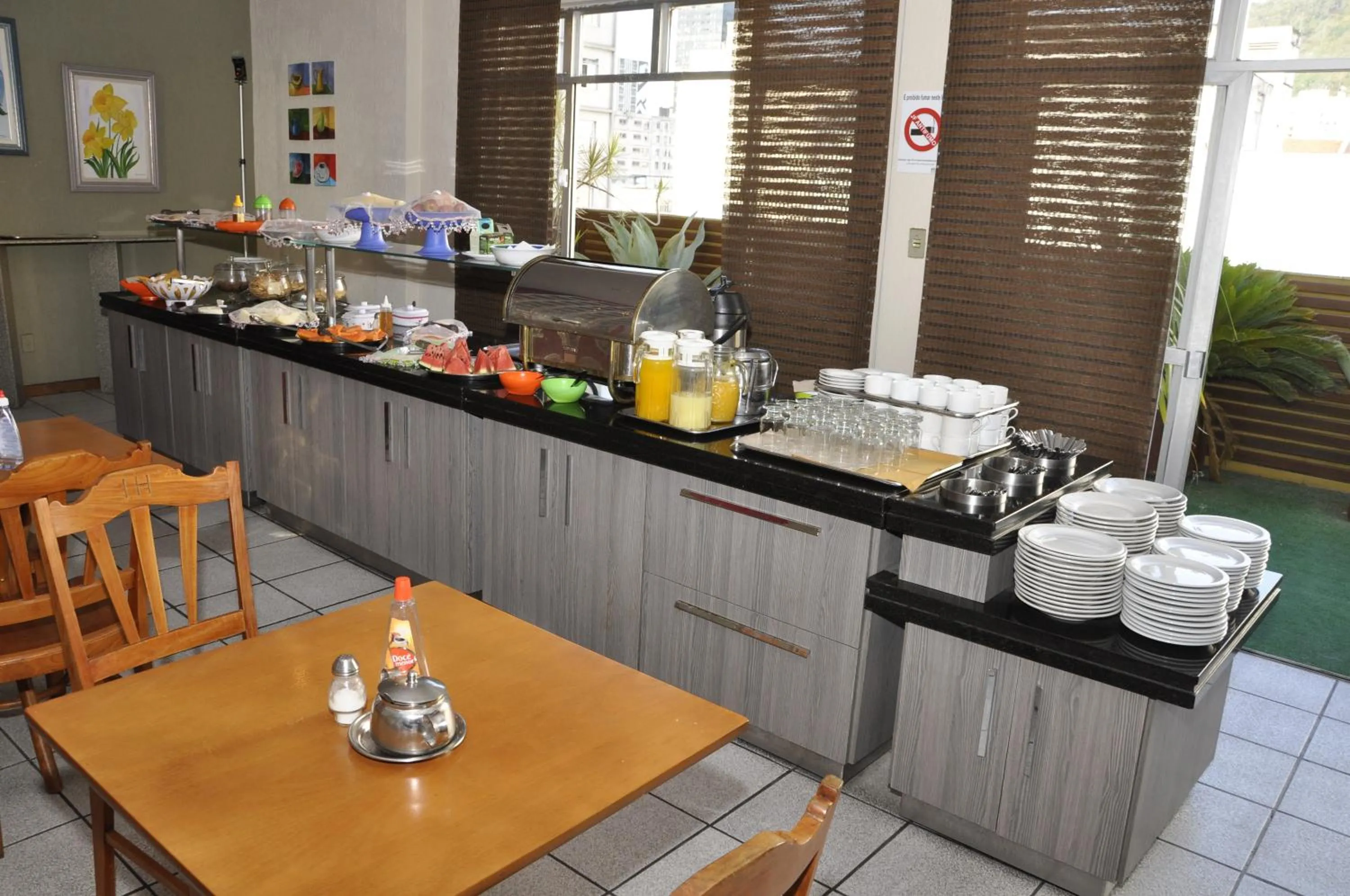 Restaurant/places to eat in Imperial Hotel