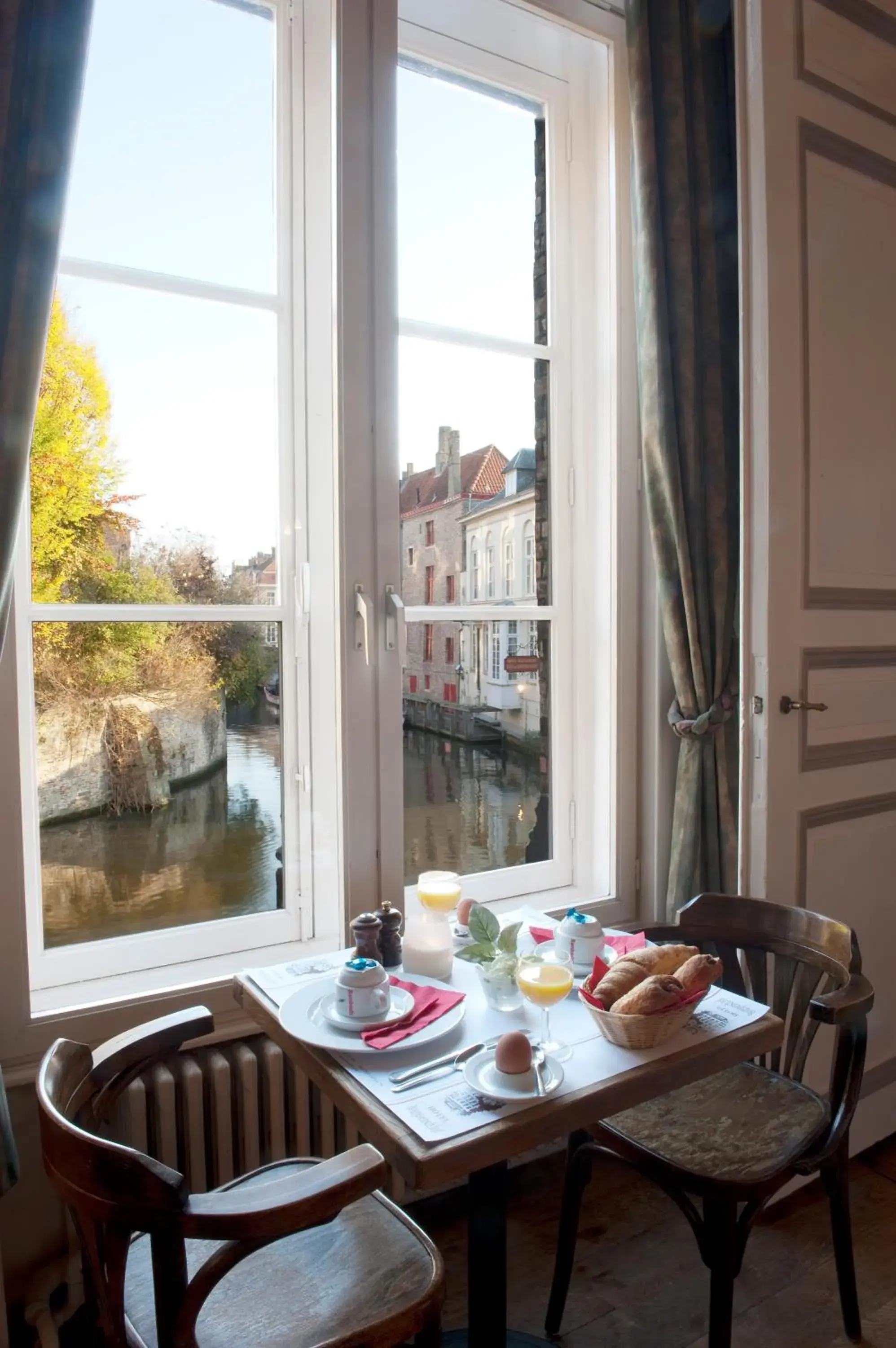 Restaurant/places to eat in Hotel Bourgoensch Hof Restaurant/places to eat in Hotel Bourgoensch Hof