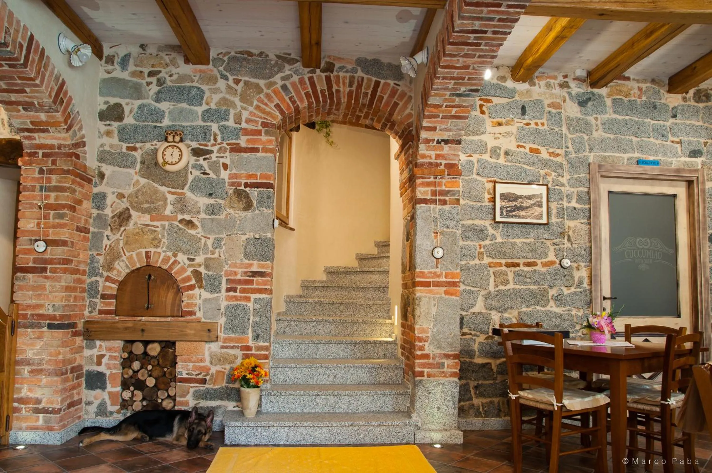 Communal lounge/ TV room in Cuccumiao