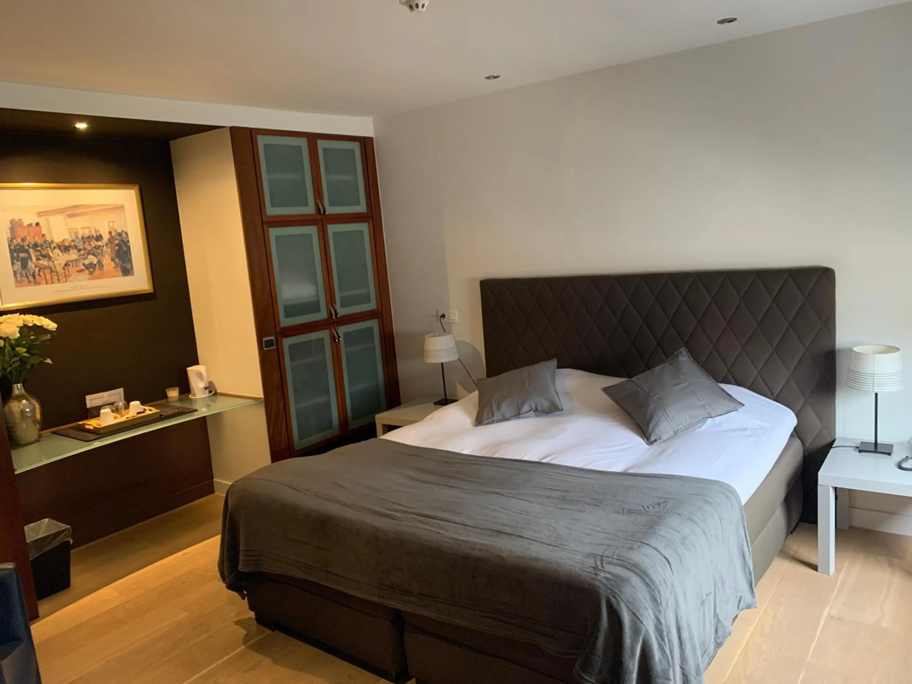 Bedroom, Bed in Le 1815