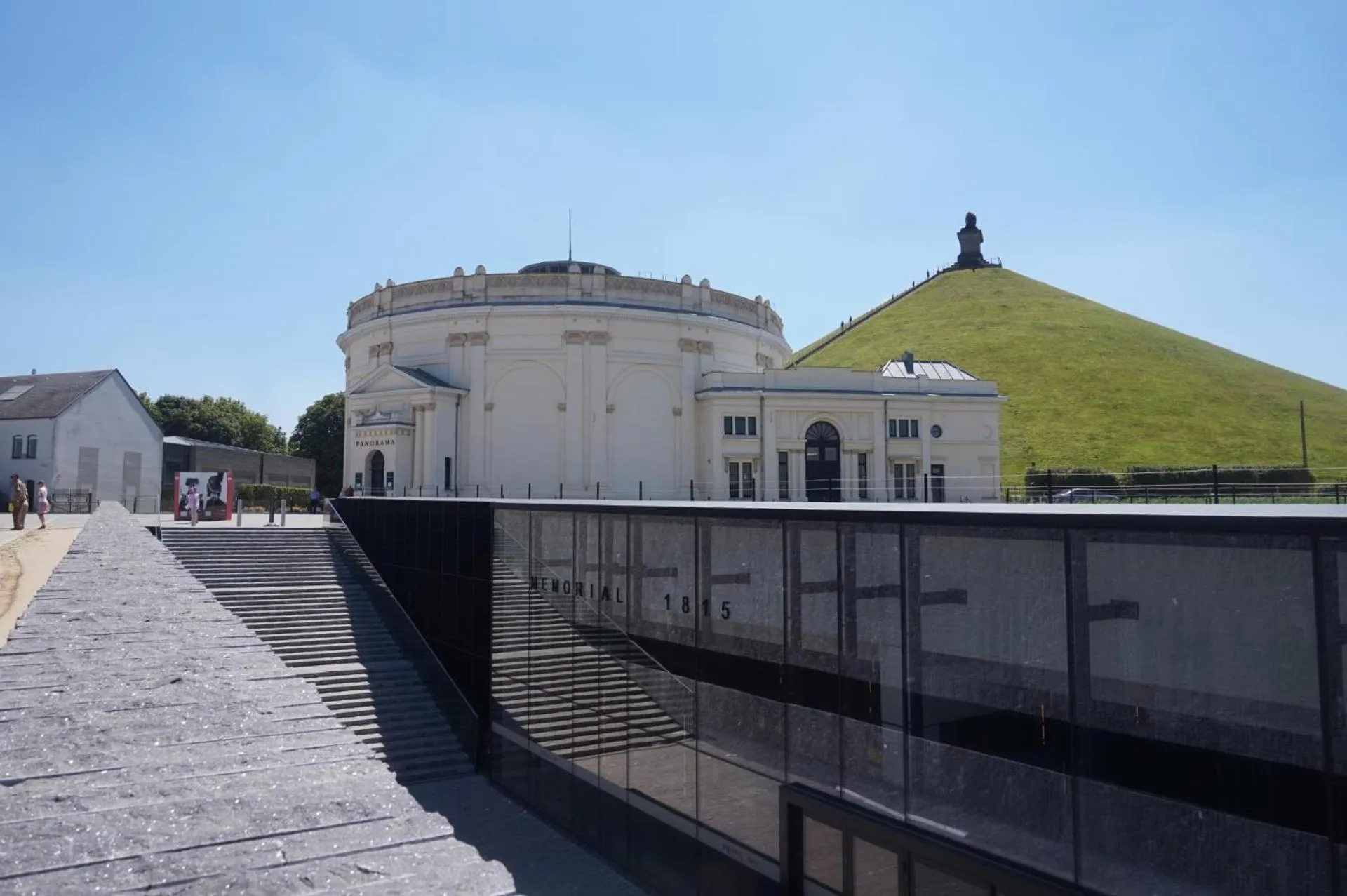 Nearby landmark in Le 1815