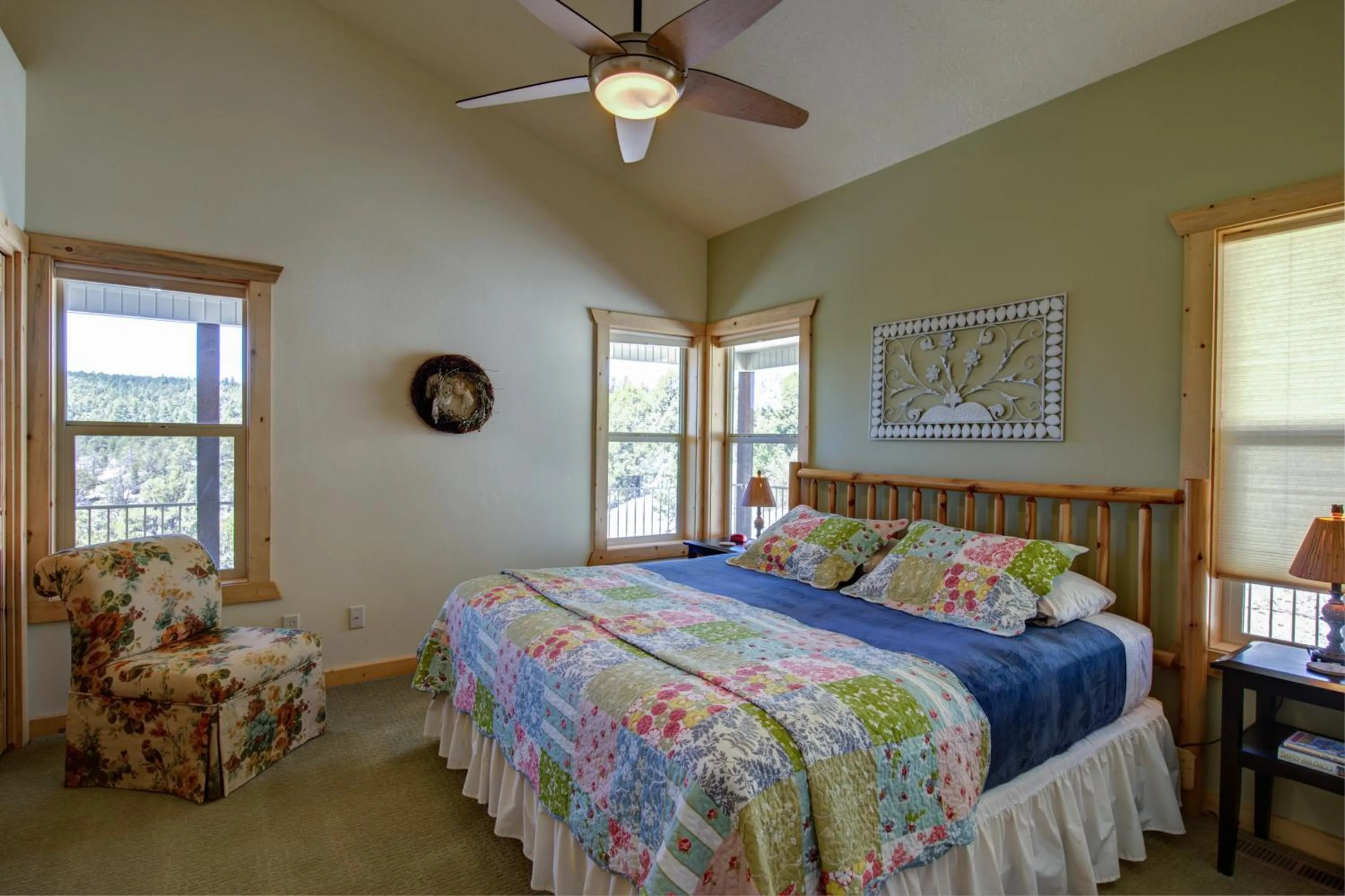 Bedroom, Bed in Ridgetop Hideaway