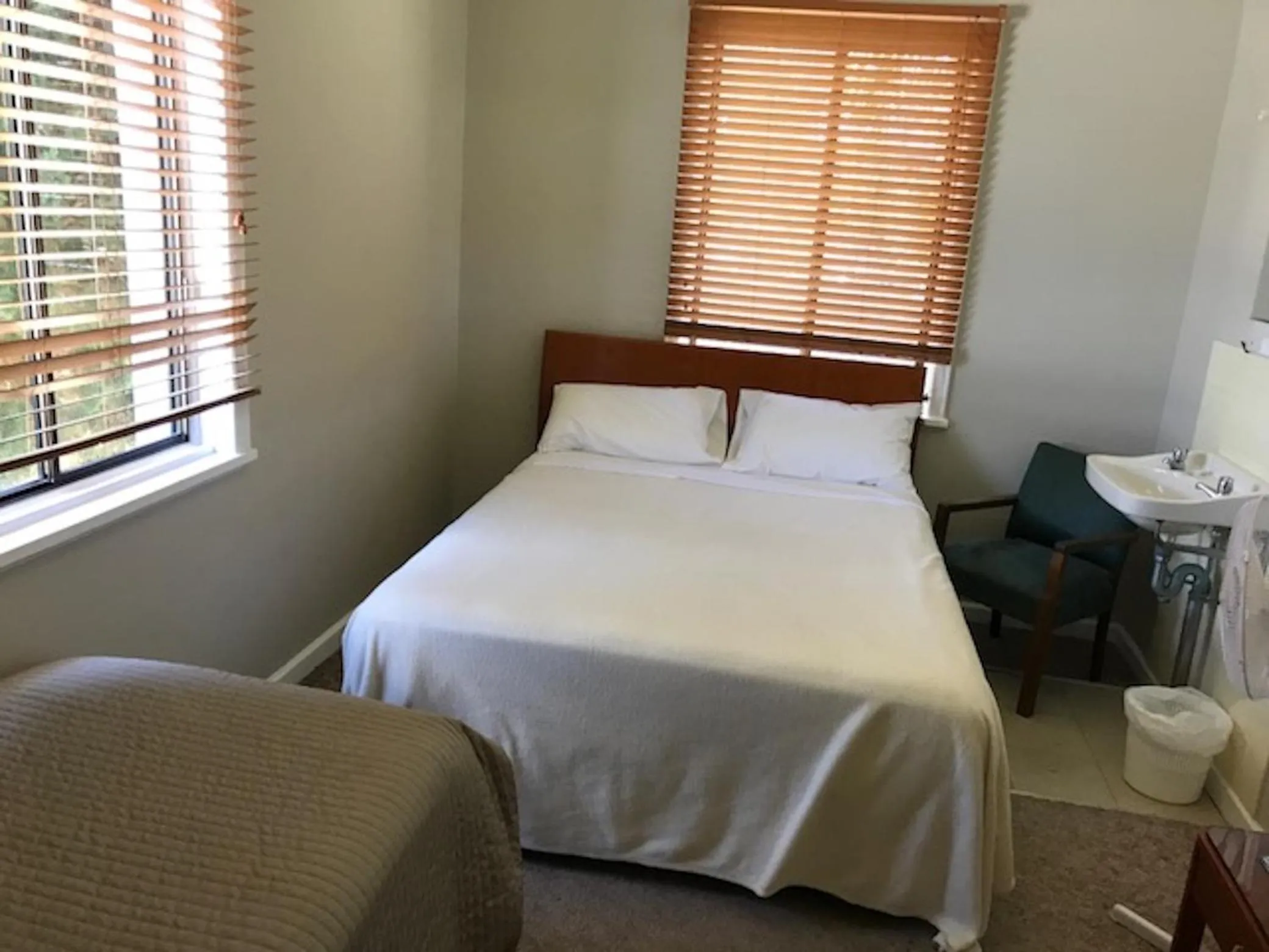 Bedroom, Bed in Lakes and Ocean Hotel Forster