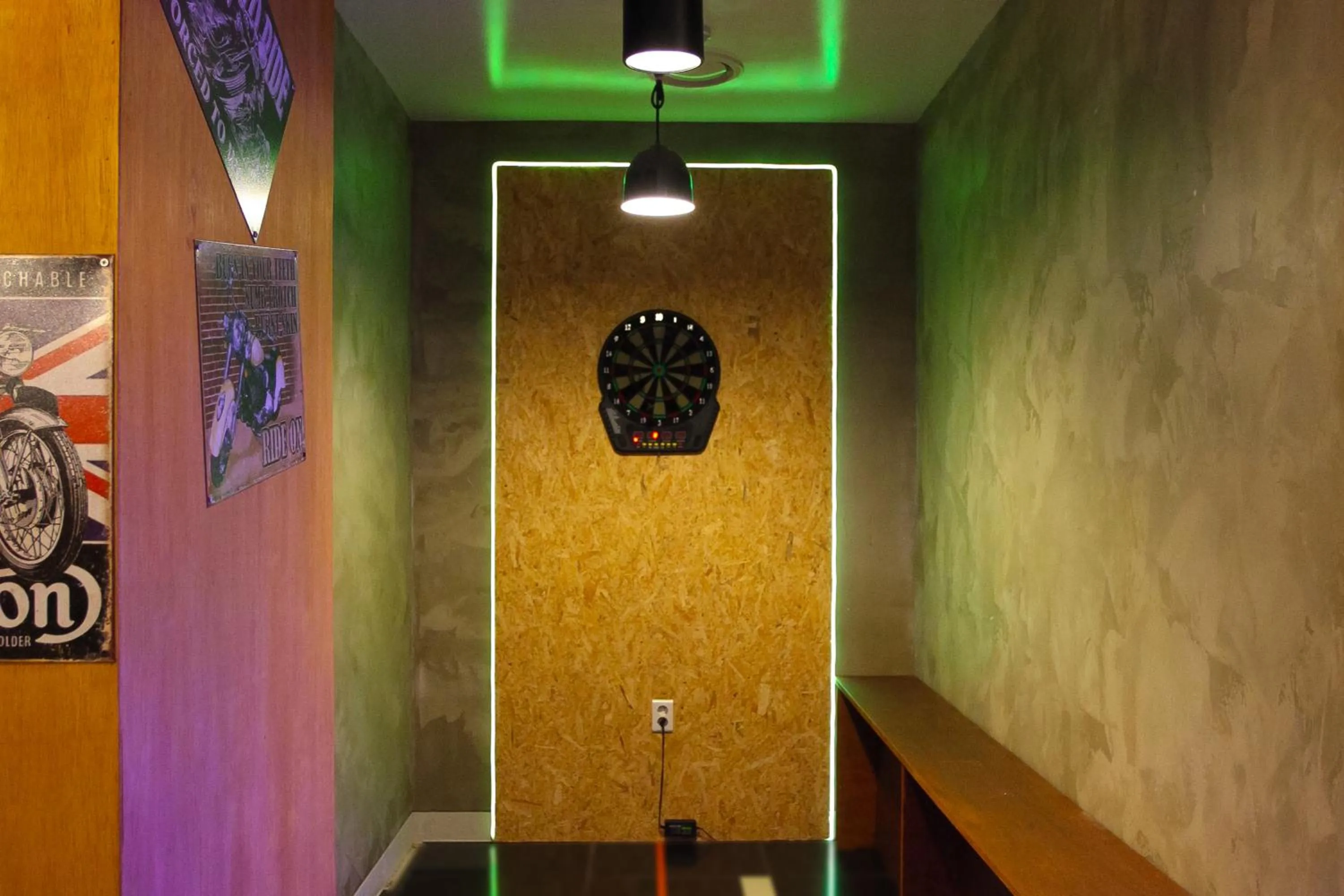 Area and facilities in Show Hotel