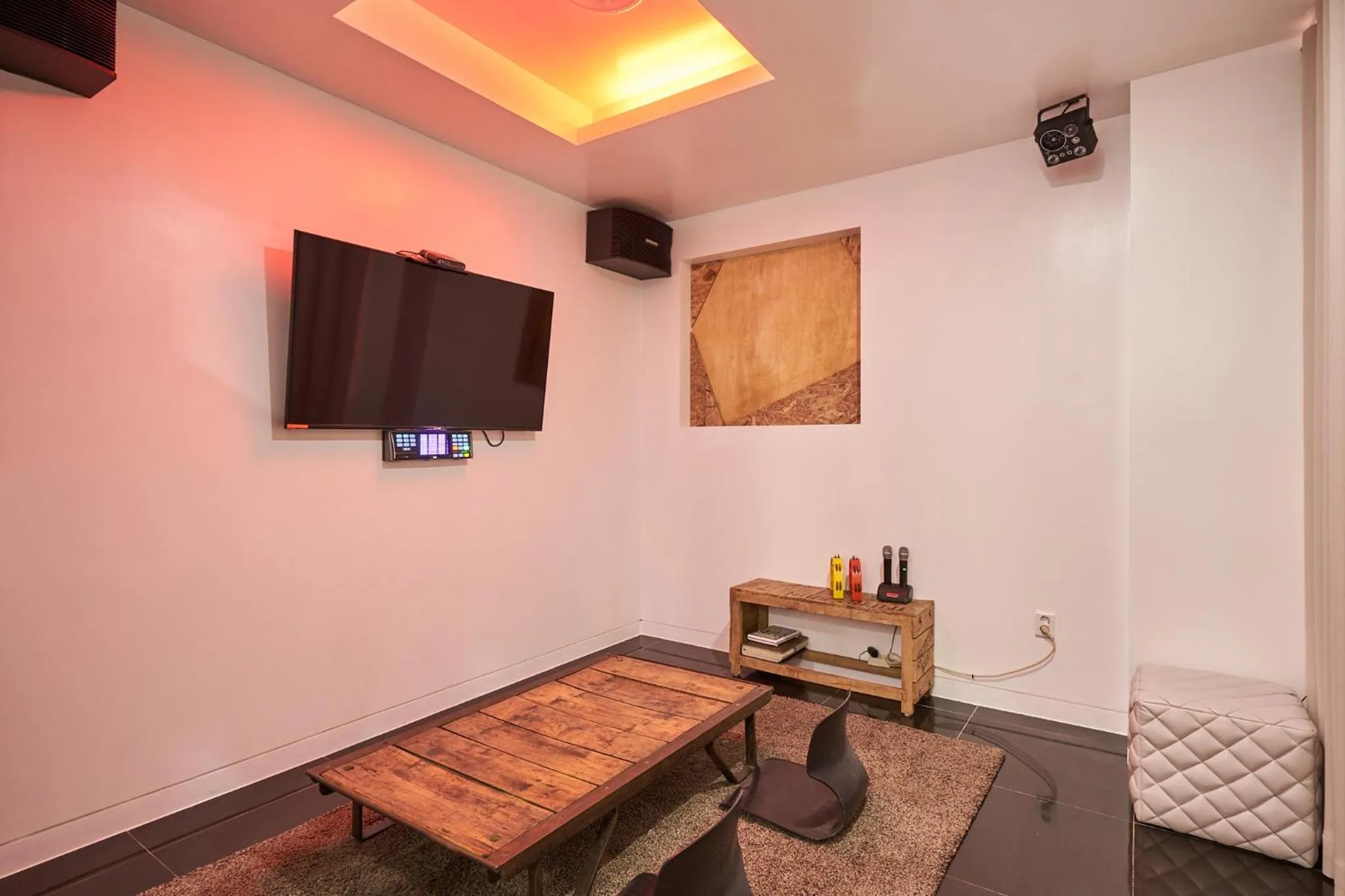 TV and multimedia in Show Hotel