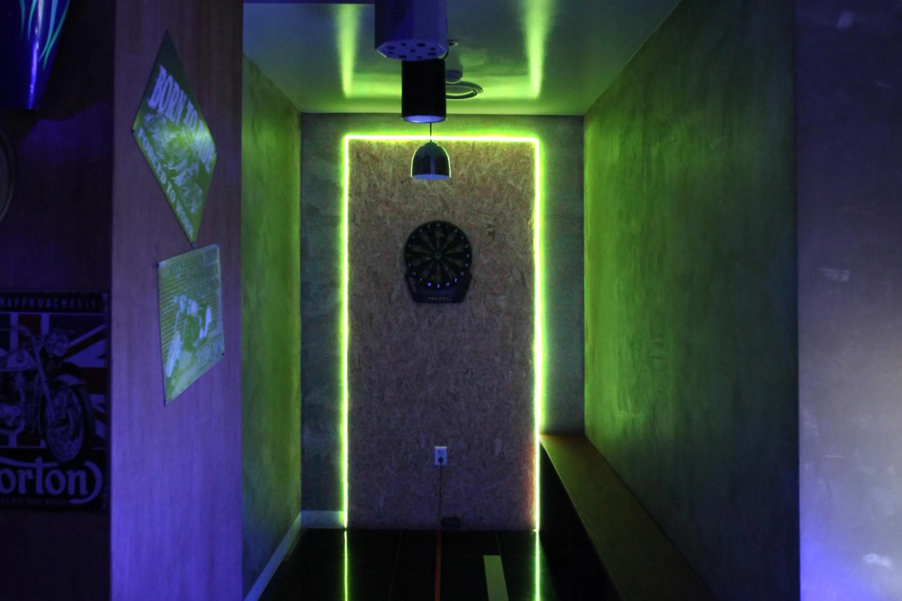 Area and facilities in Show Hotel