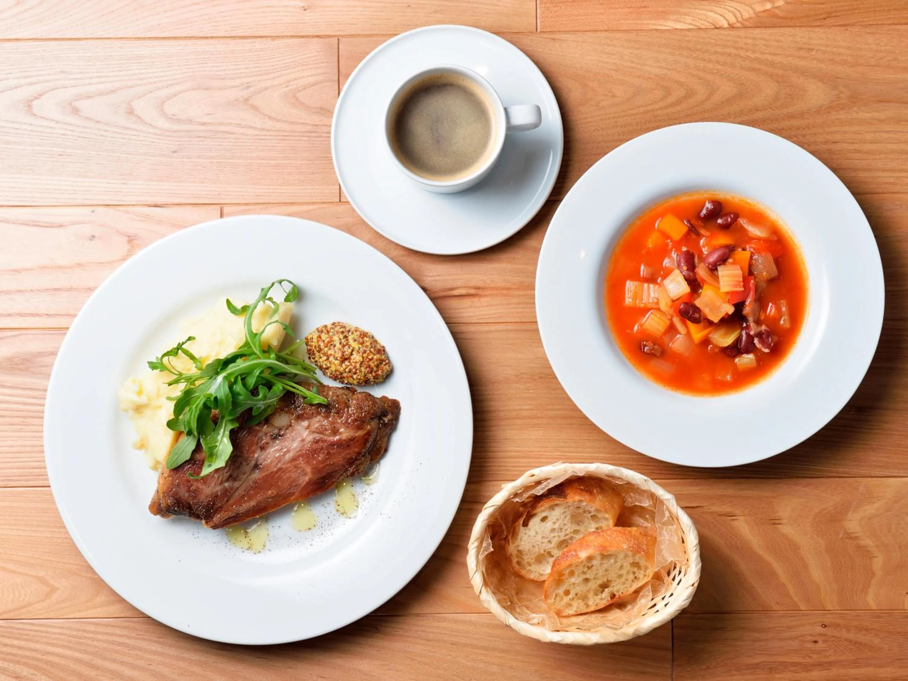 Lunch in hotel androoms Osaka Hommachi