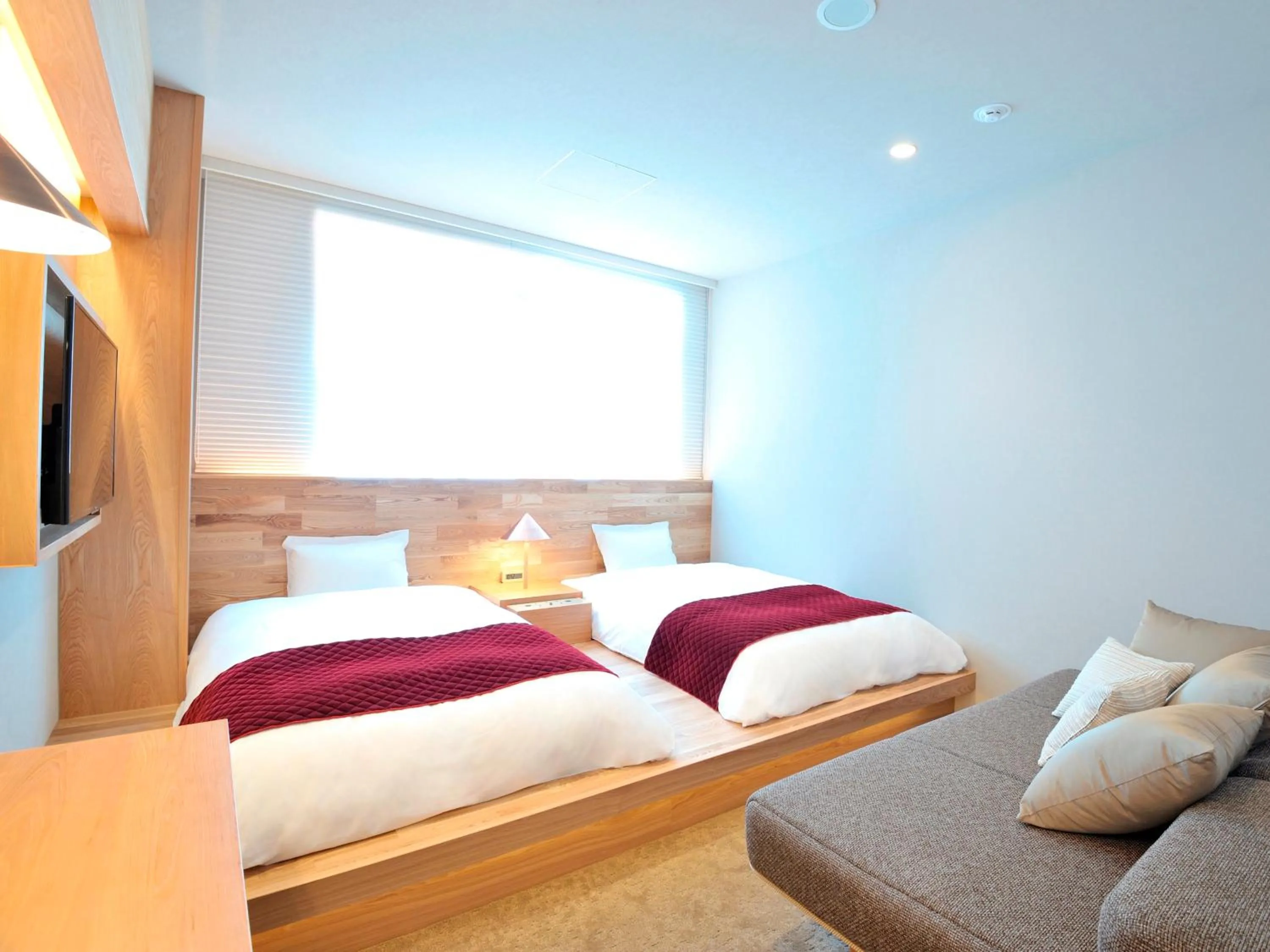 Photo of the whole room, Bed in hotel androoms Osaka Hommachi