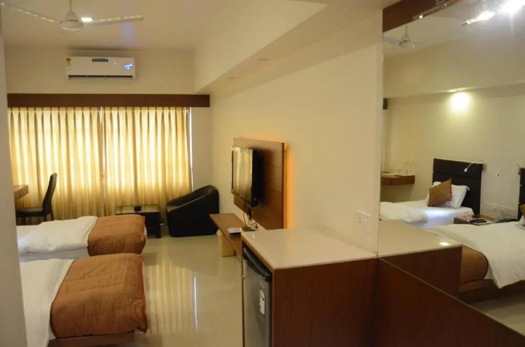 TV and multimedia, Bed in Hotel Yuvraj