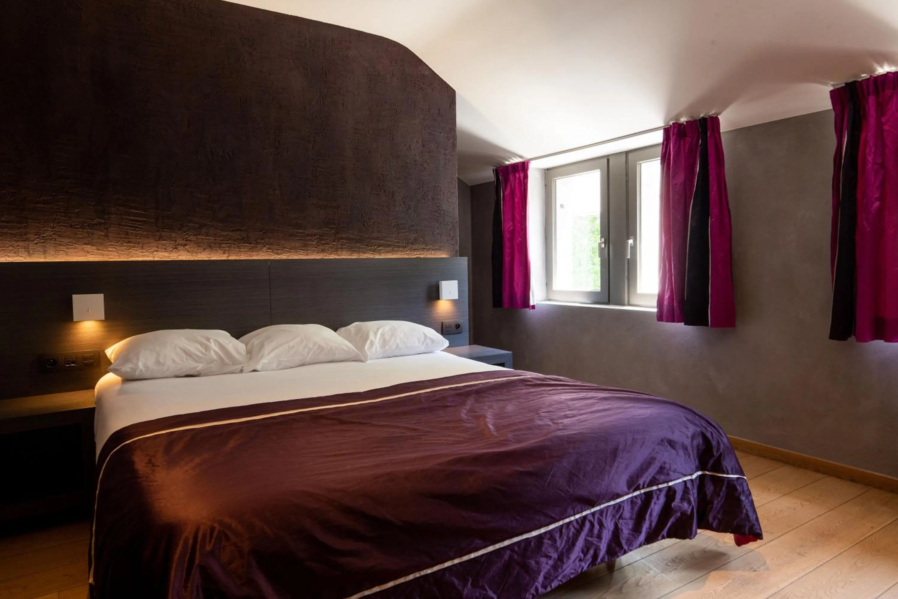 Photo of the whole room, Bed in Hotel Victoria - Maison Caerdinael