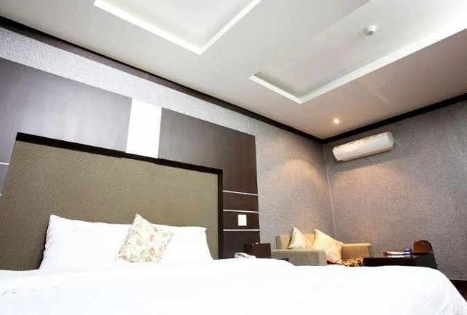 Bedroom, Bed in Luxury Hotel