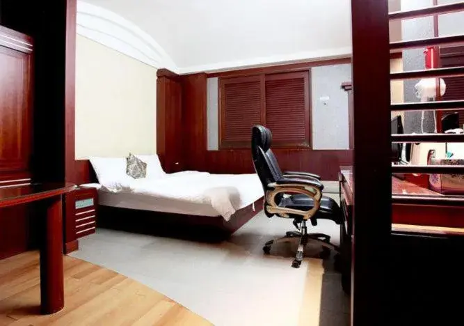 Superior Twin Room - single occupancy in Luxury Hotel Superior Twin Room - single occupancy in Luxury Hotel