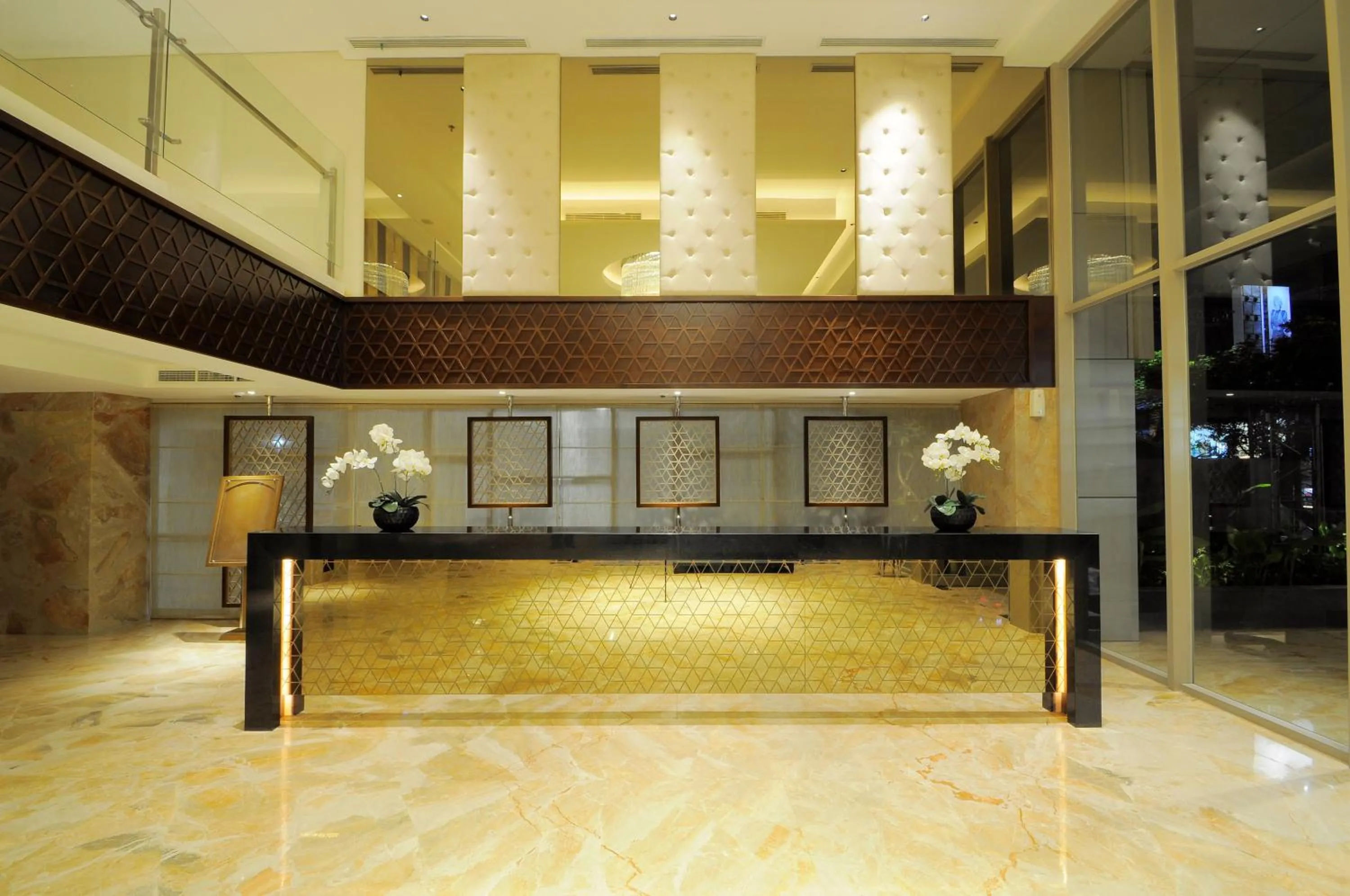 Lobby or reception in Louis Kienne Hotel Pandanaran