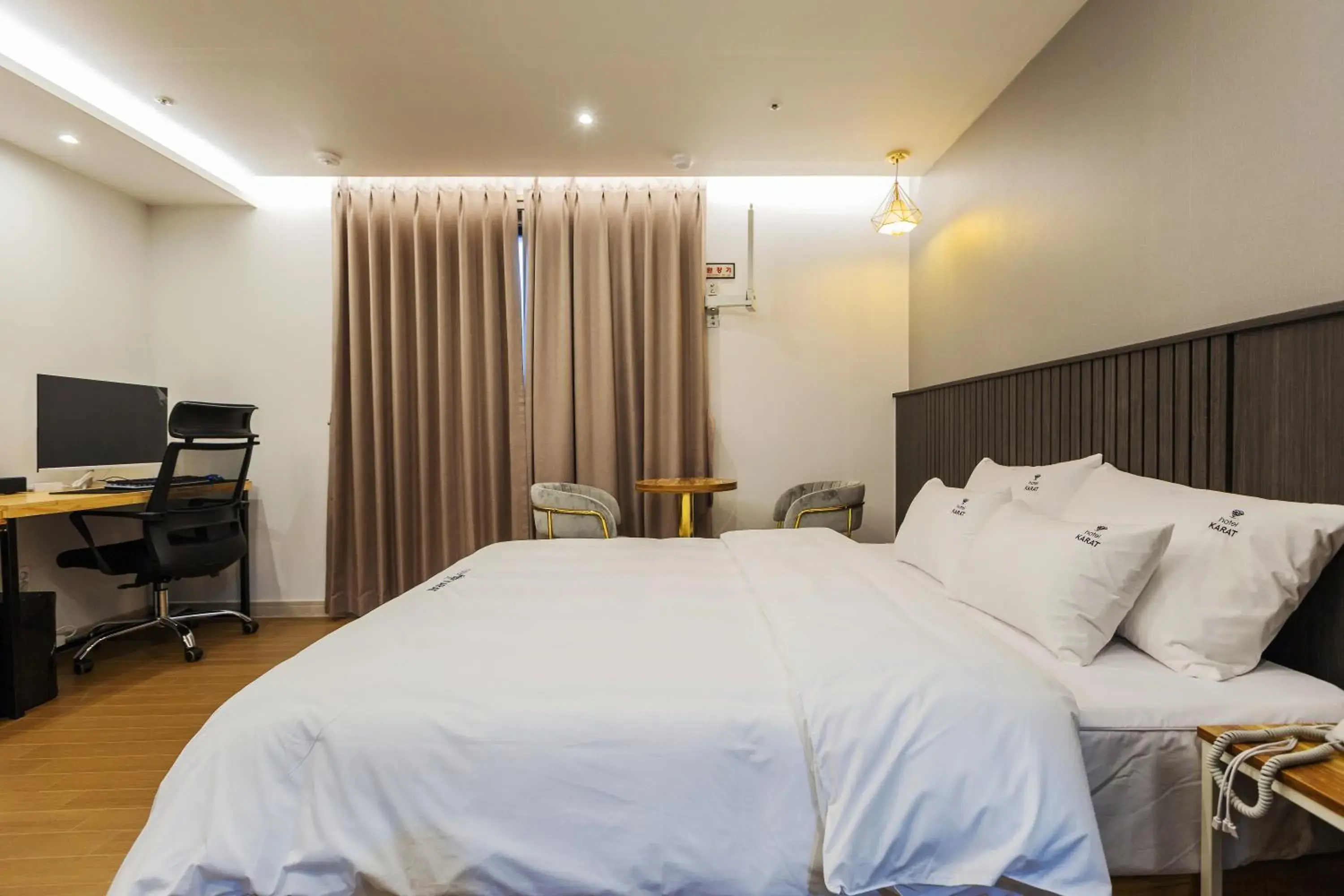 Standard Double Room in Choeup Karat Hotel Standard Double Room in Choeup Karat Hotel