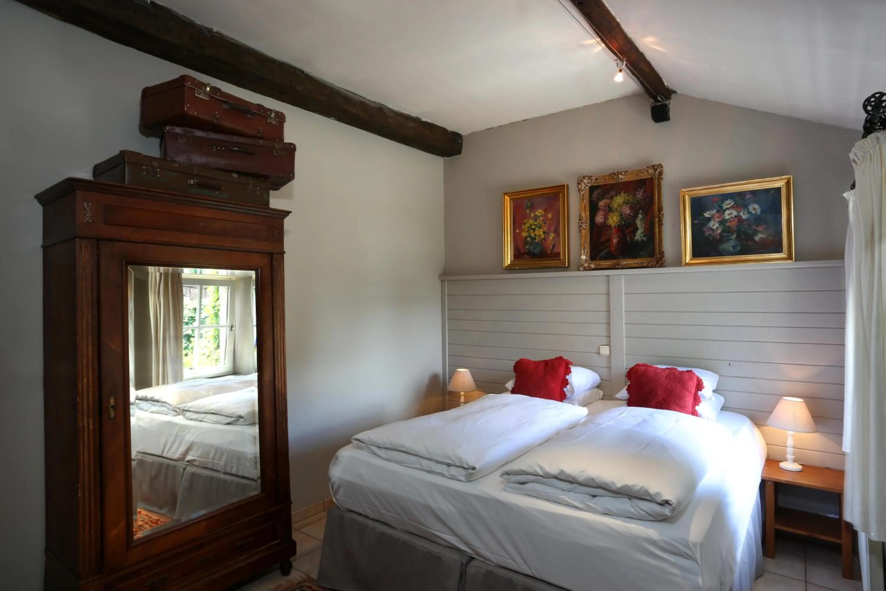 Bedroom, Bed in Hotel Aux Ecuries De La Reine