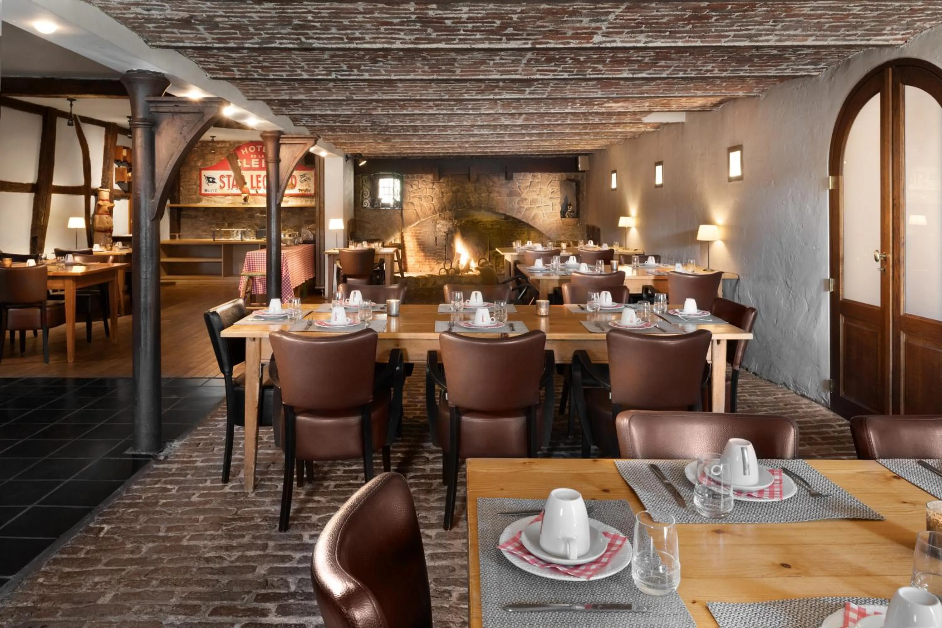 Buffet breakfast in Hotel Aux Ecuries De La Reine