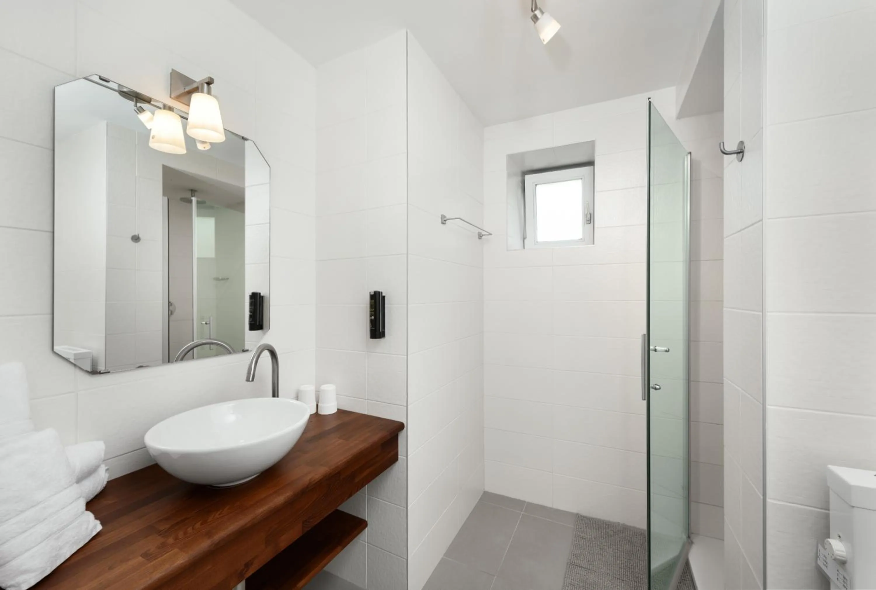 Bathroom in Hotel Aux Ecuries De La Reine