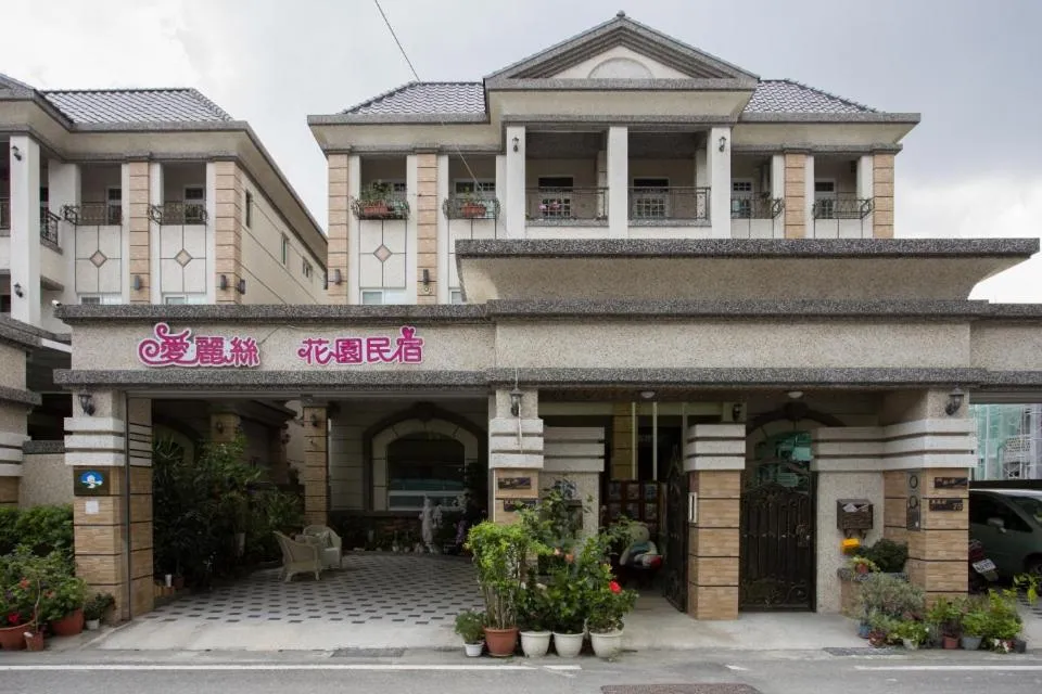 Property building in Alicegarden Homestay