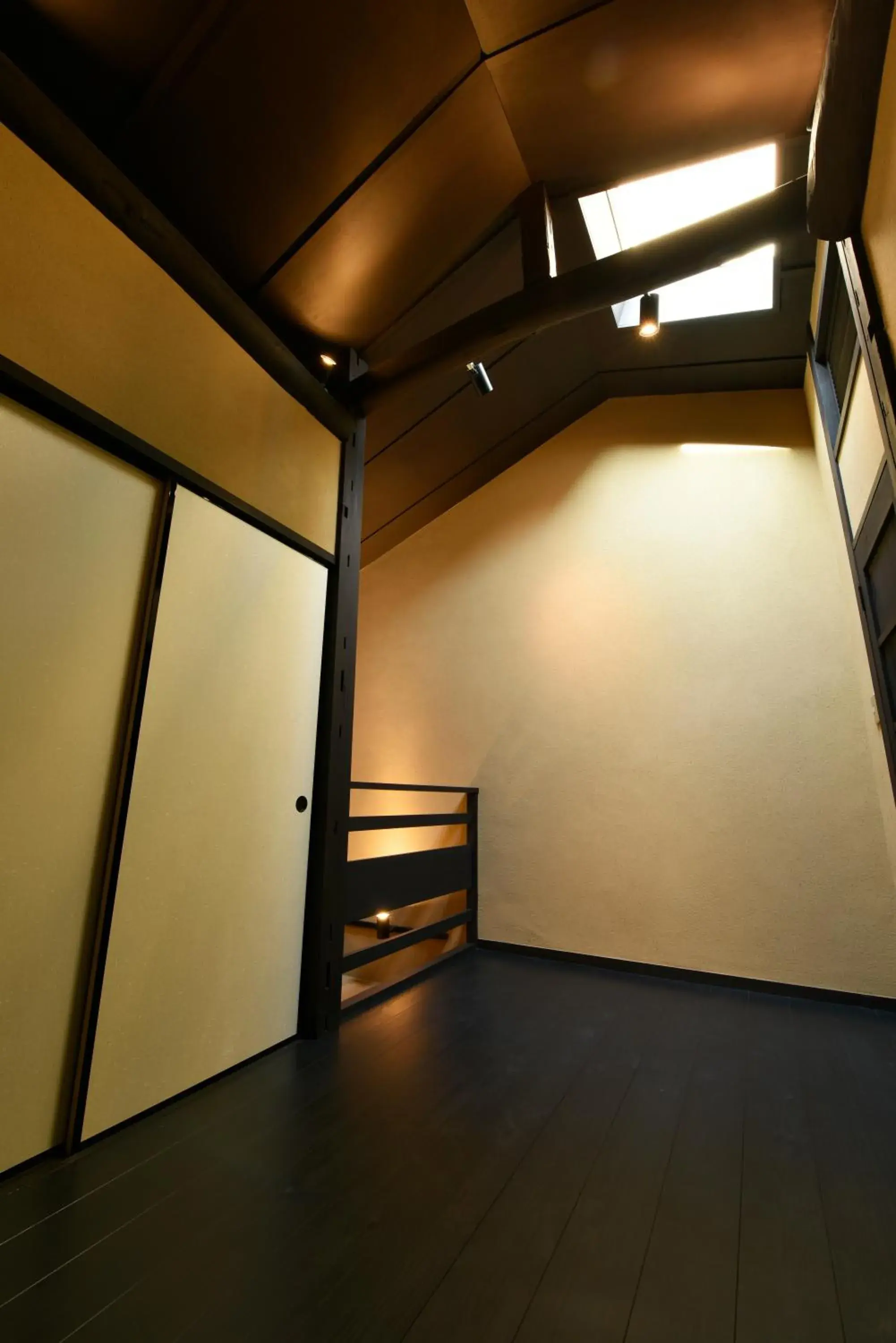 Property building in Kuraya Kamigojocho Property building in Kuraya Kamigojocho