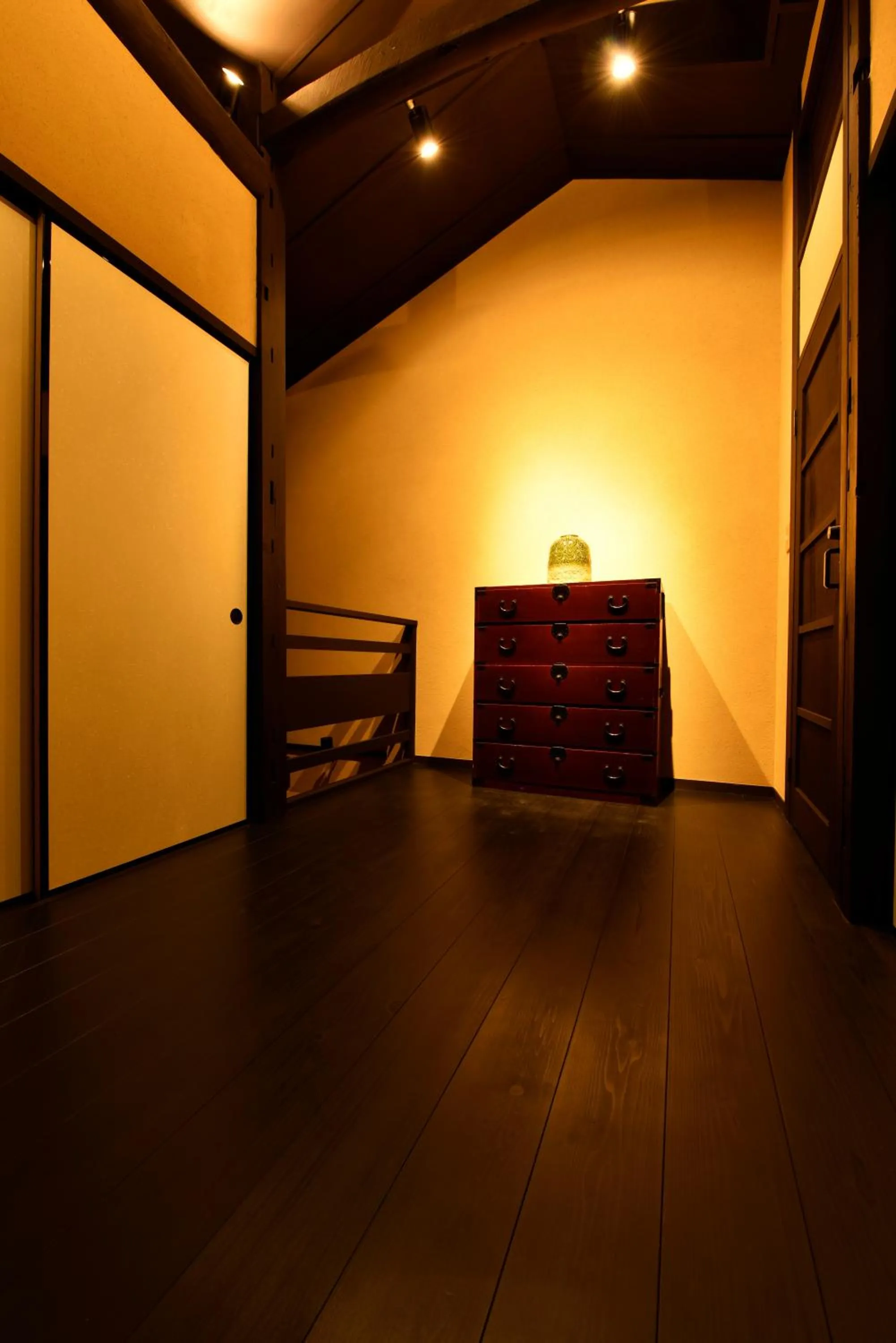 Decorative detail in Kuraya Kamigojocho