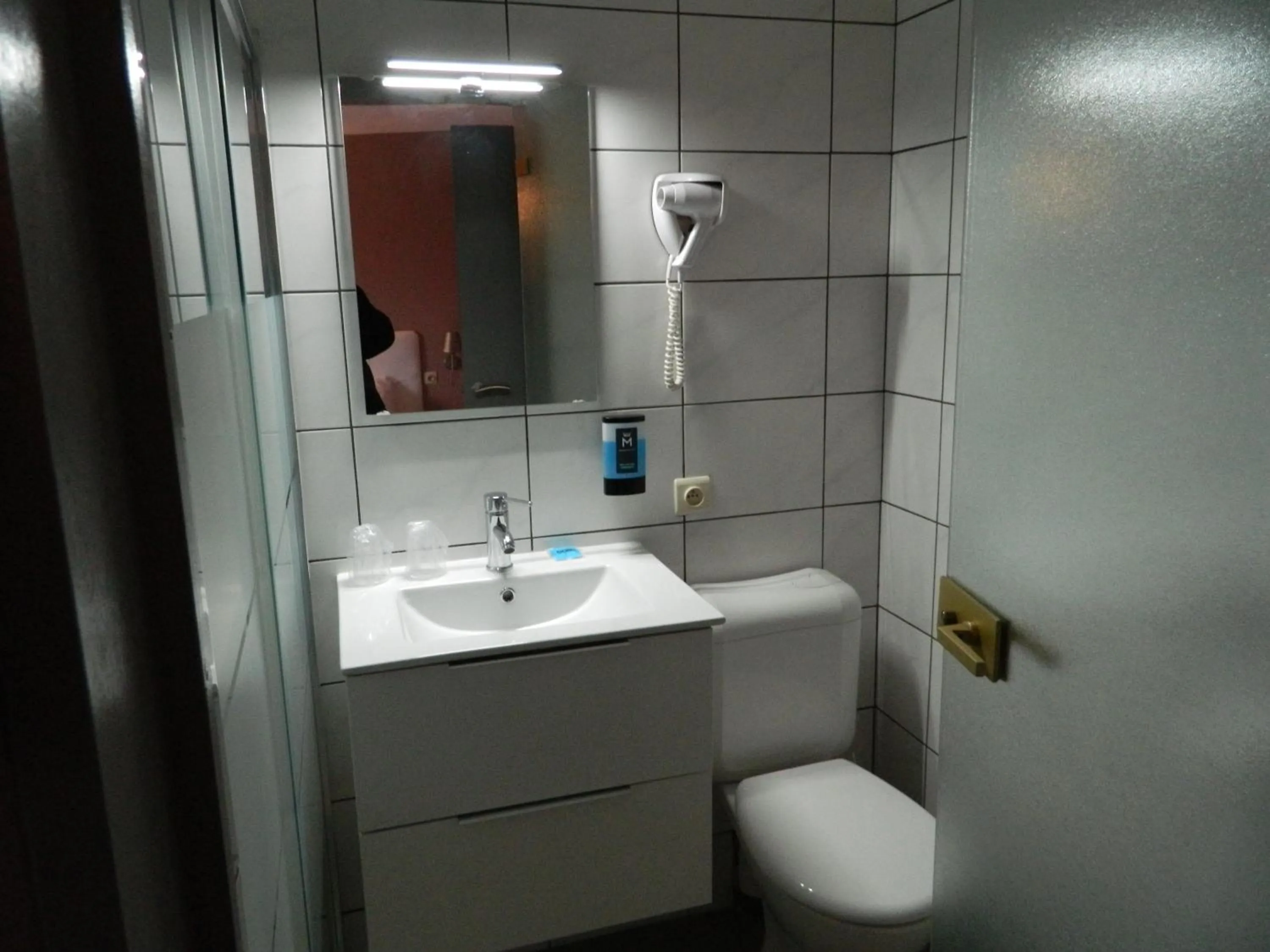 Bathroom in at-PACIFIC-HOTEL