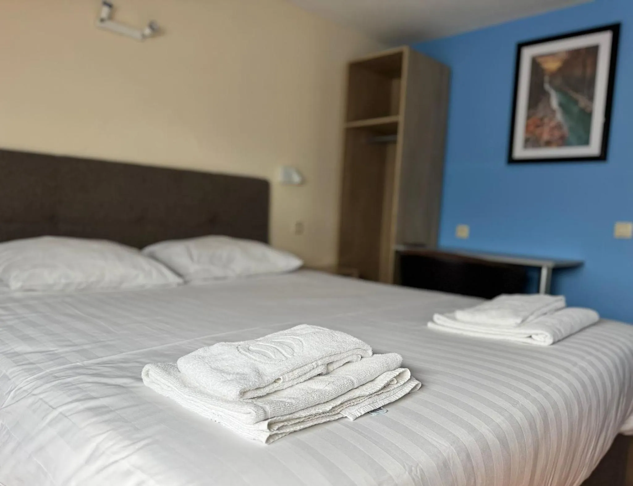 Bed in Family Hôtel