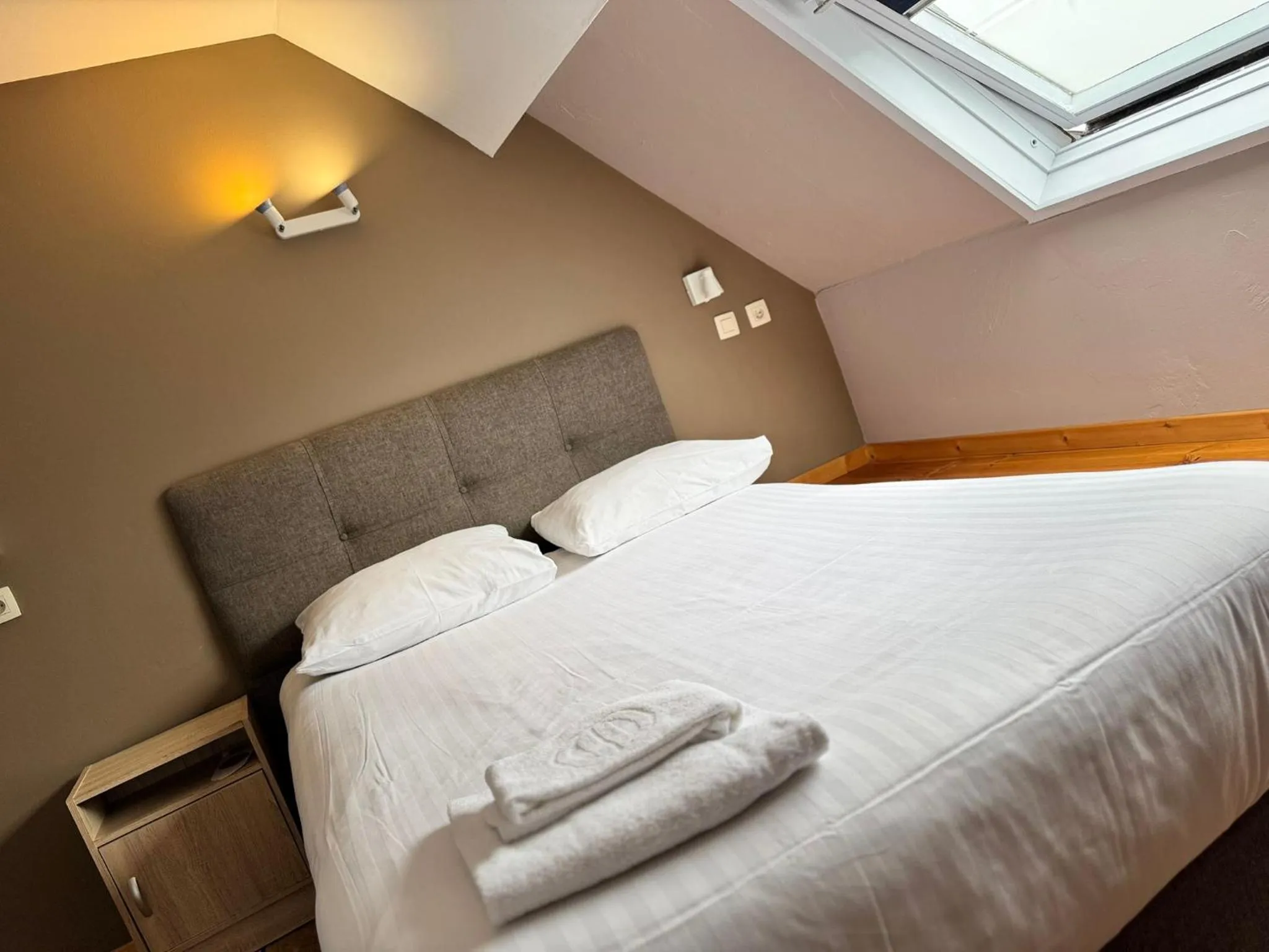 Bed in Family Hôtel